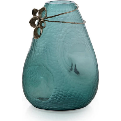 Chloris Vase by John-Richard. Made from unique in a unique style.