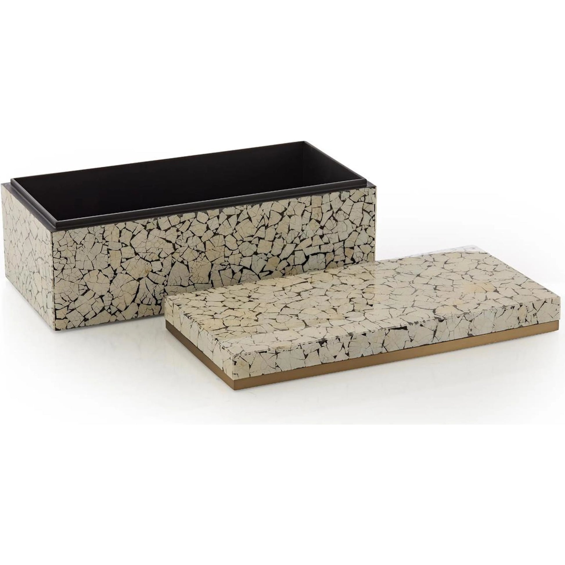 Farrow Box by John-Richard. Made from unique in a unique style.
