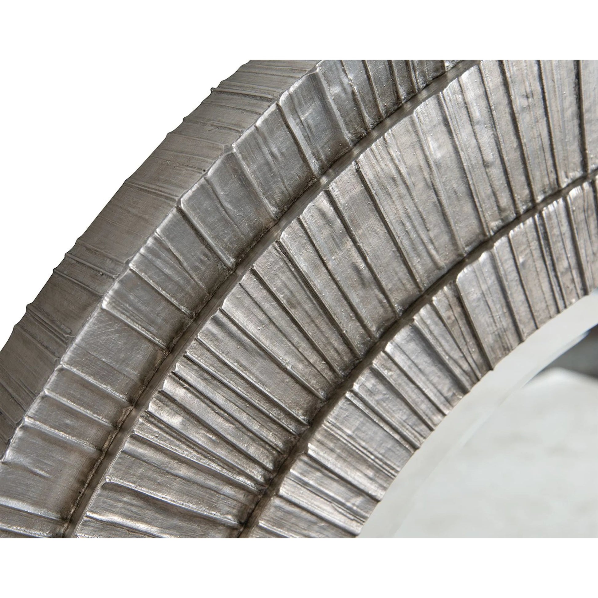 Peili Mirror by John-Richard. Made from unique in a transitional style.