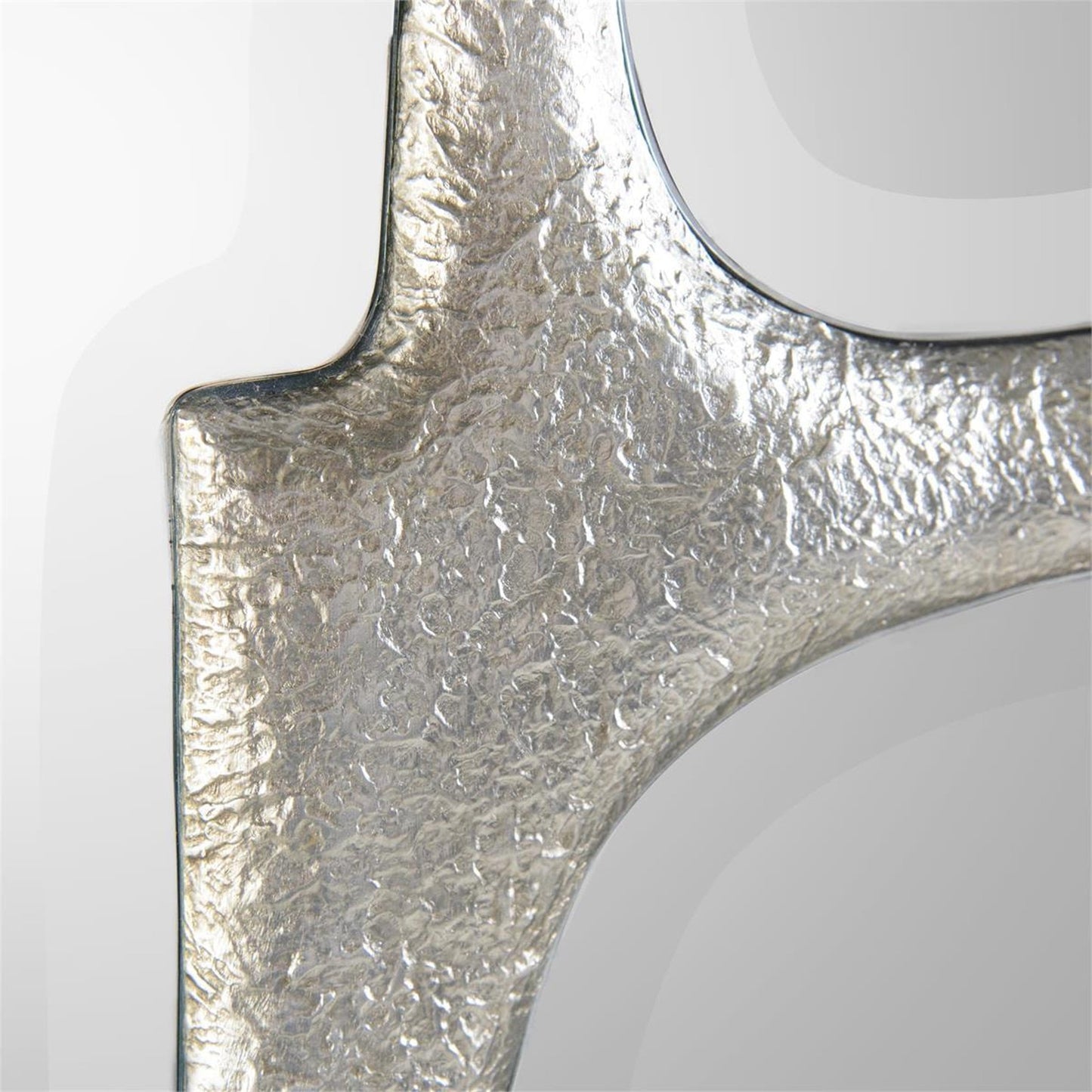 001 SI-1904442 | Closeup | Nickolas Mirror by John-Richard in silver. Made from unique in a modern style.