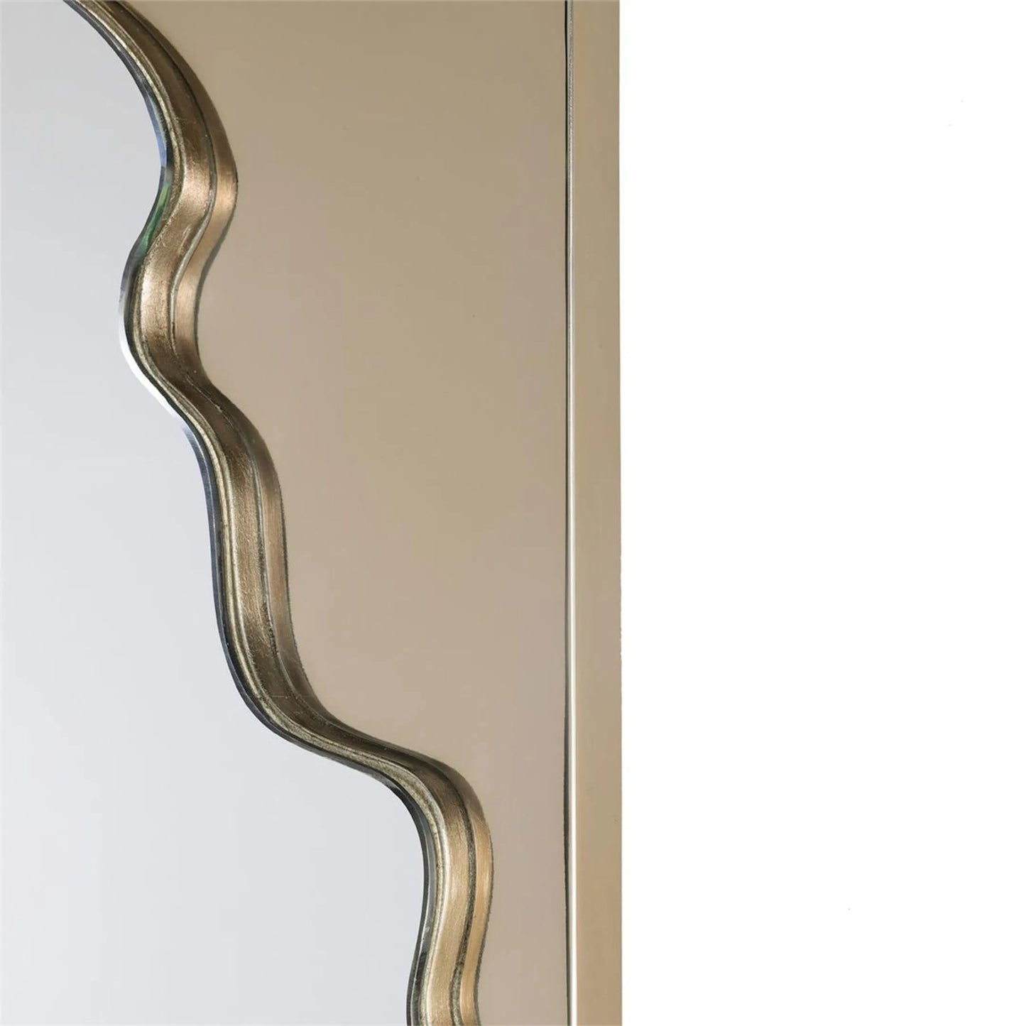 004 SI-2537513 | Closeup | Sereno Mirror by John-Richard. Made from unique in a unique style.