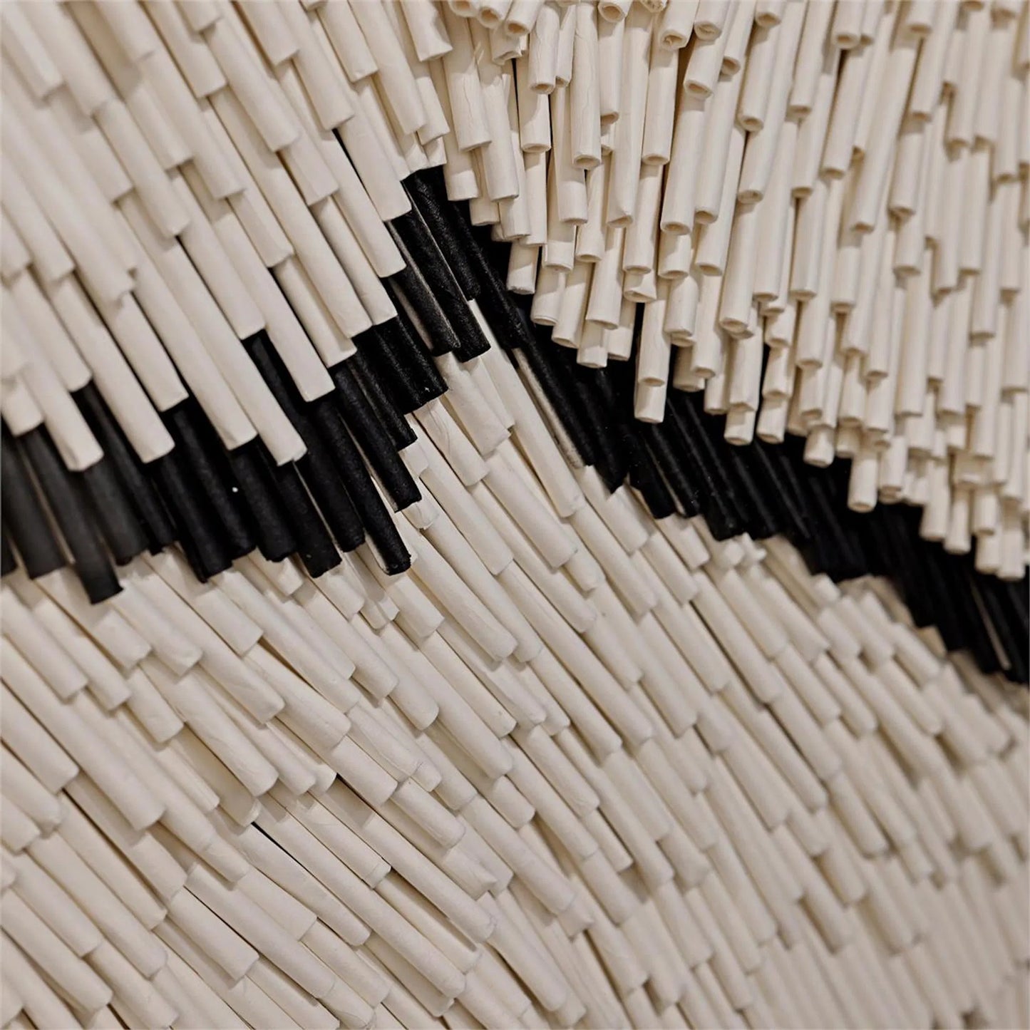 002 SI-1904360 | Closeup | Robat's Drifting by John-Richard in acrylic. Made from unique in a transitional style.