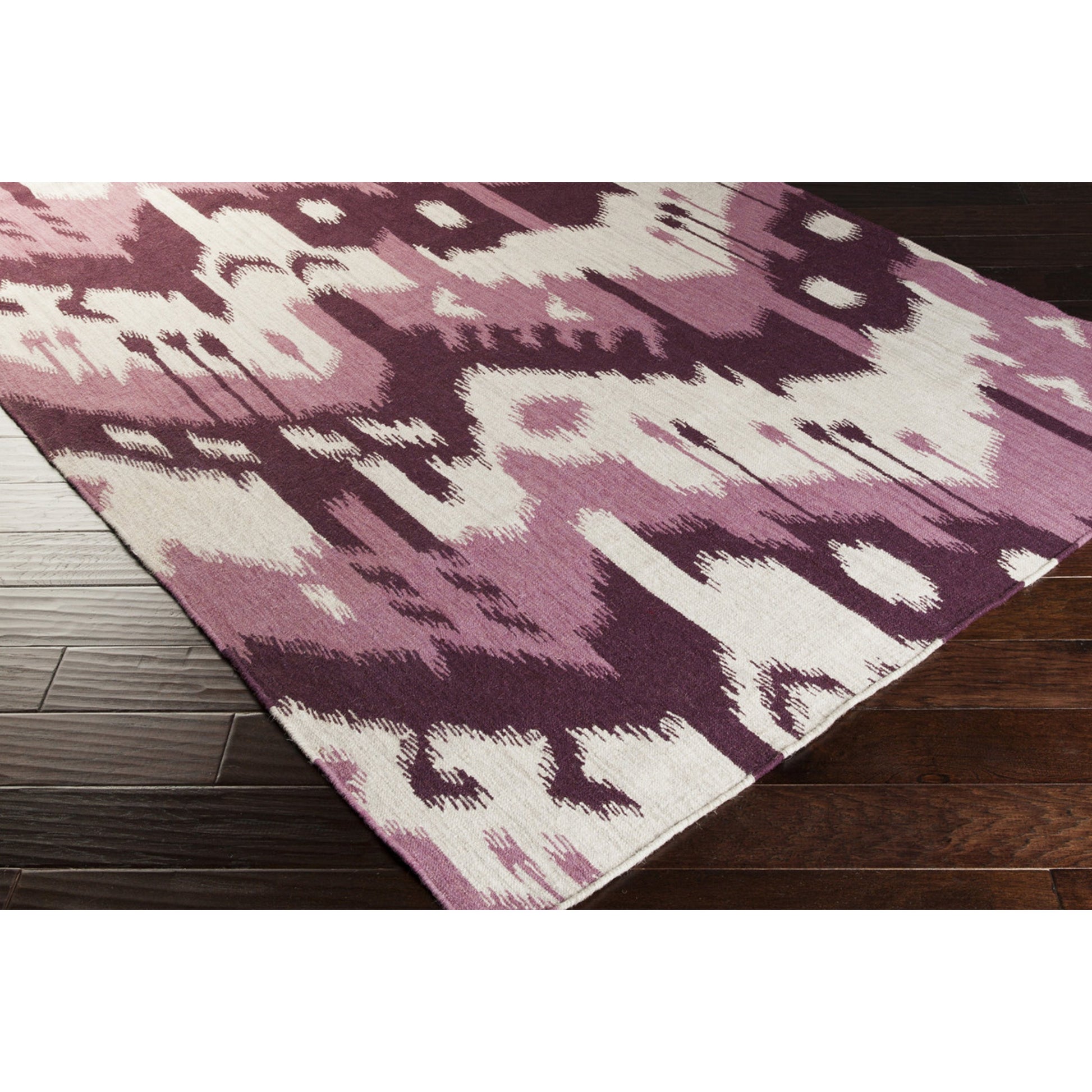 Jewel Tone JT-2034 Rug by Surya. Made from 100% wool in a unique style.