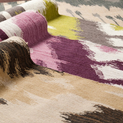 Jewel Tone JT-2034 Rug by Surya. Made from 100% wool in a unique style.