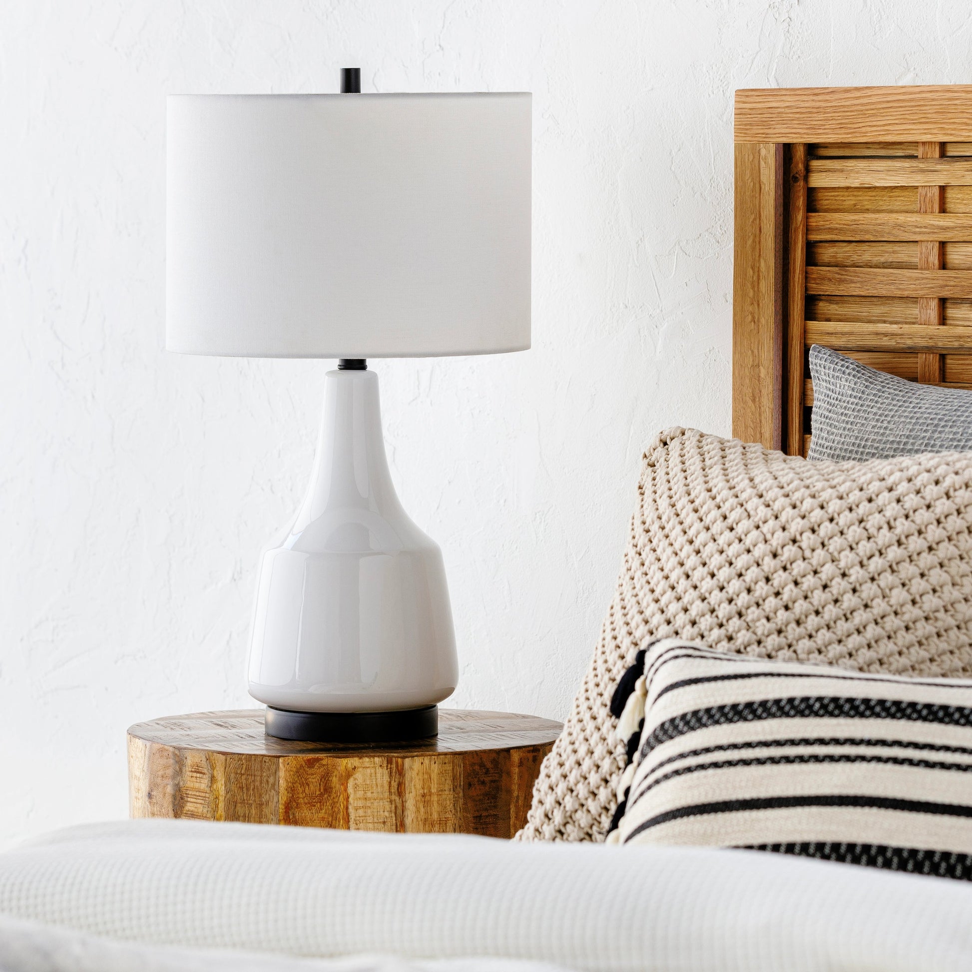 Jeita - 32538 by Surya in body: white, base: black, shade (outside): ivory, shade (inside): white, finial: black, harp: metallic - brass, cord: translucent and paintedglazedpainted. Made from shade (outside): linen, shade (inside): pol