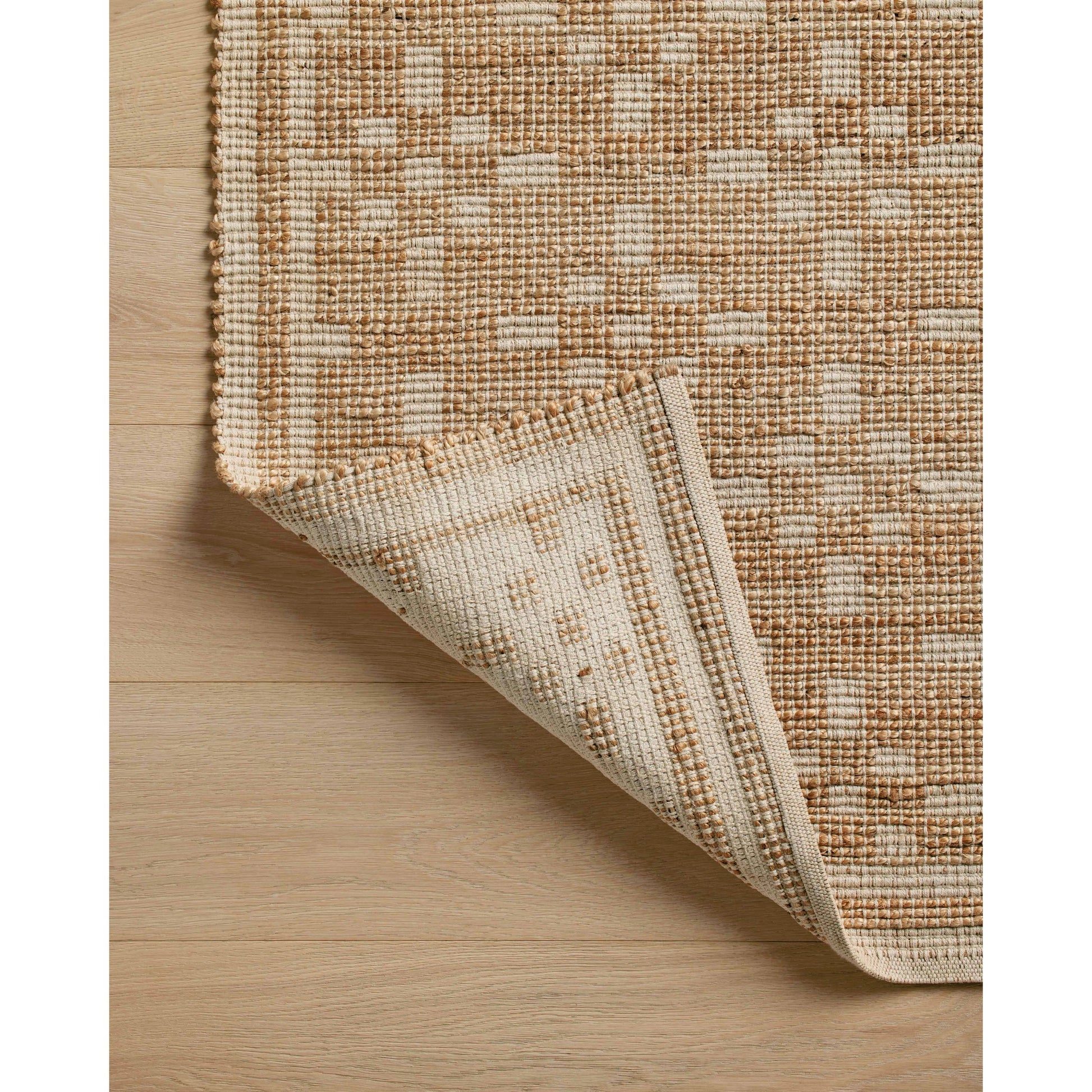 Judy JUD-07 Rug by Chris Loves Julia x Loloi. Made from 76% jute l 24% cotton in a unique style.