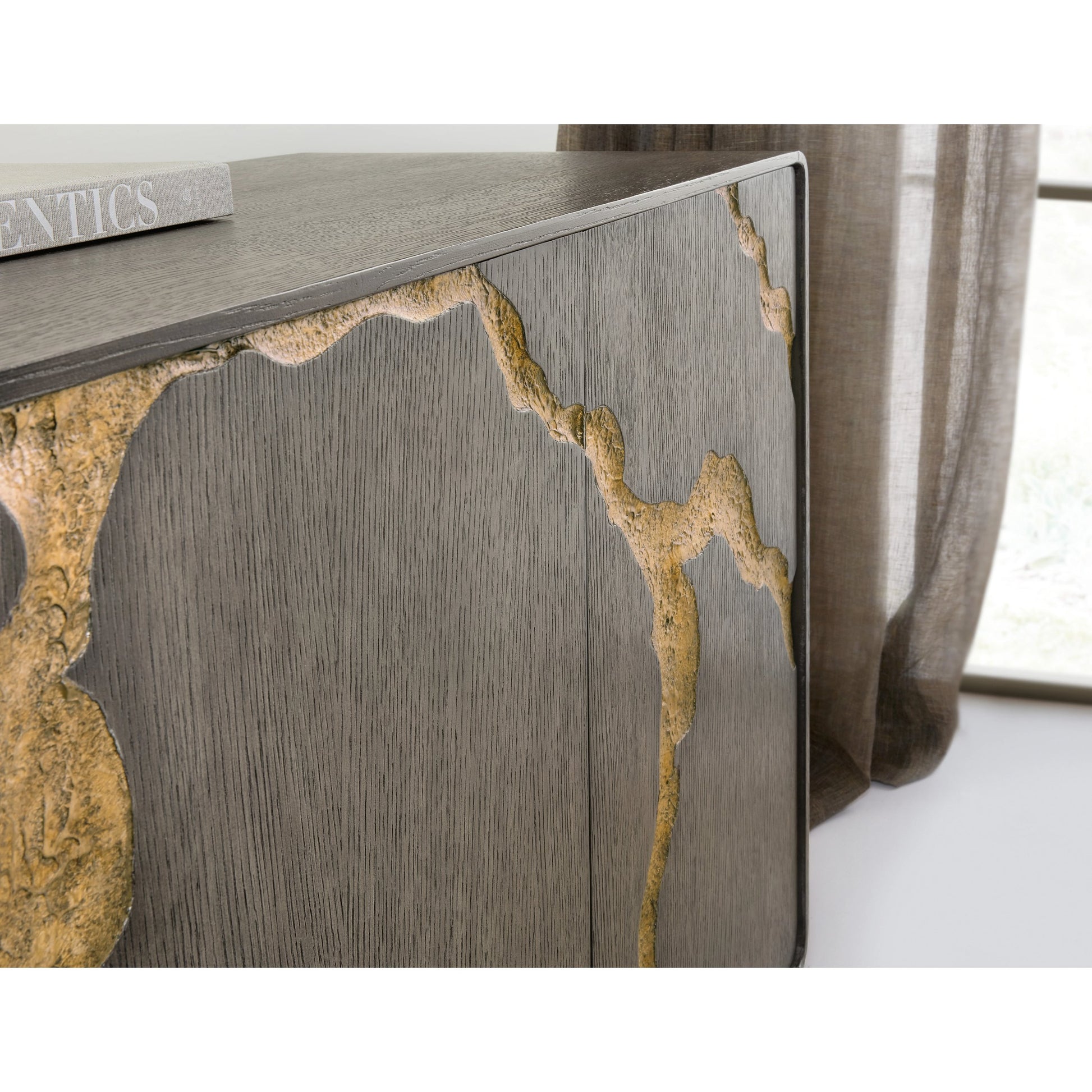 Melange Fissured Entertainment Credenza by Hooker Furniture in dark wood. Made from oak veneers in a modern style.