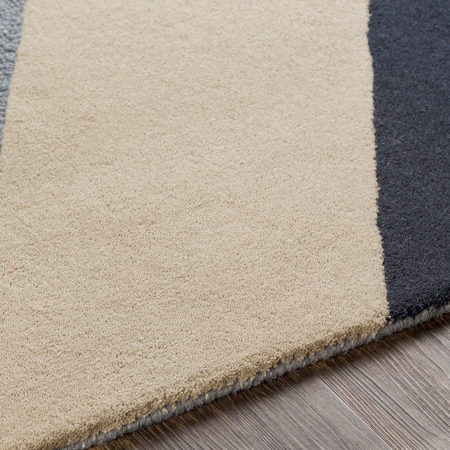 004 SR-827060,SR-827061,SR-827065 | Closeup | Kennedy Rug - 27063 by Surya in ink blue, medium gray, light beige, charcoal, denim. Made from 100% wool in a unique style.