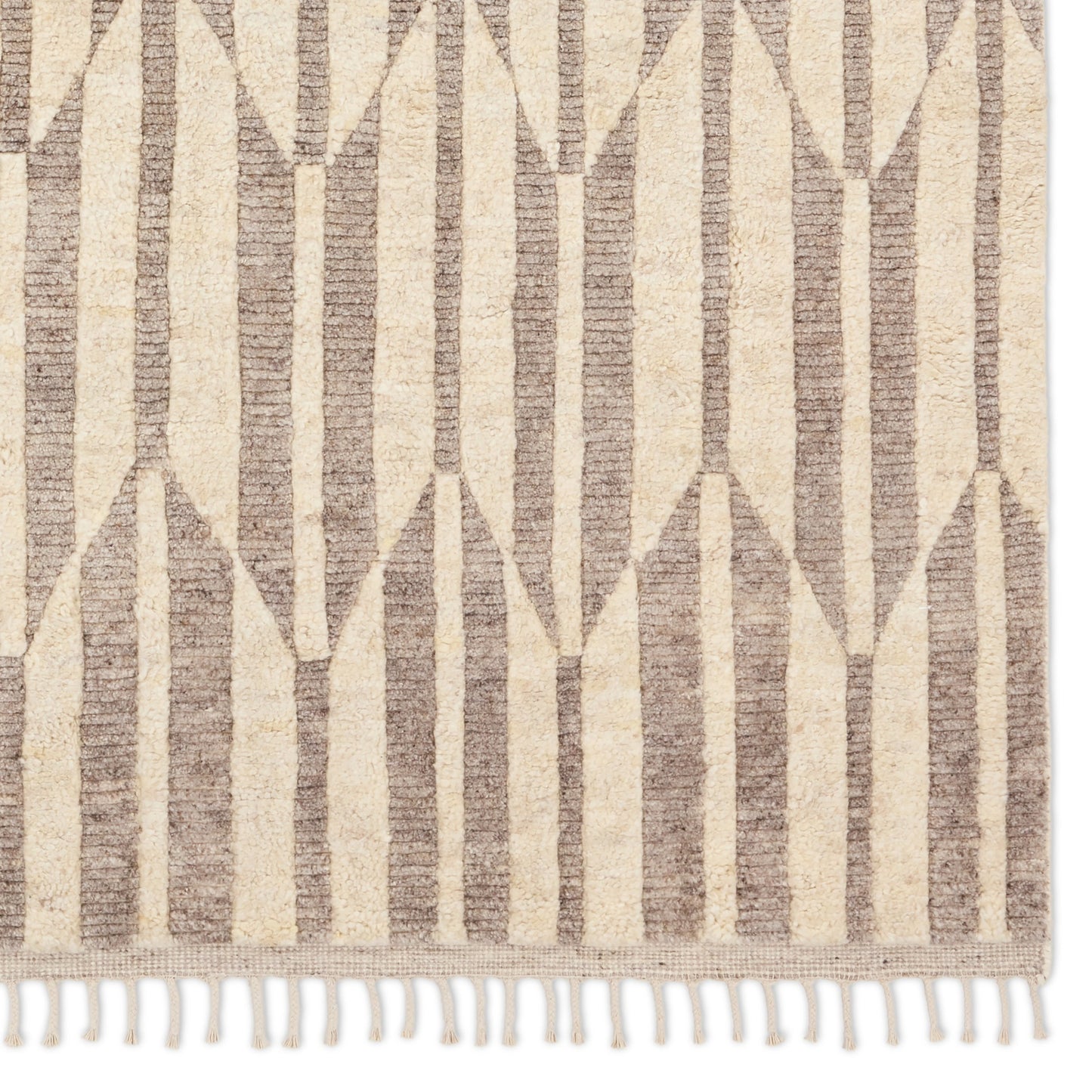 004 SI-2123591,SI-2123592,SI-2123593,SI-2123594 | Closeup | Keoka Quest KEO12 Rug by Jaipur Living in cream, gray. Made from 90% wool, 10% cotton in a unique style.