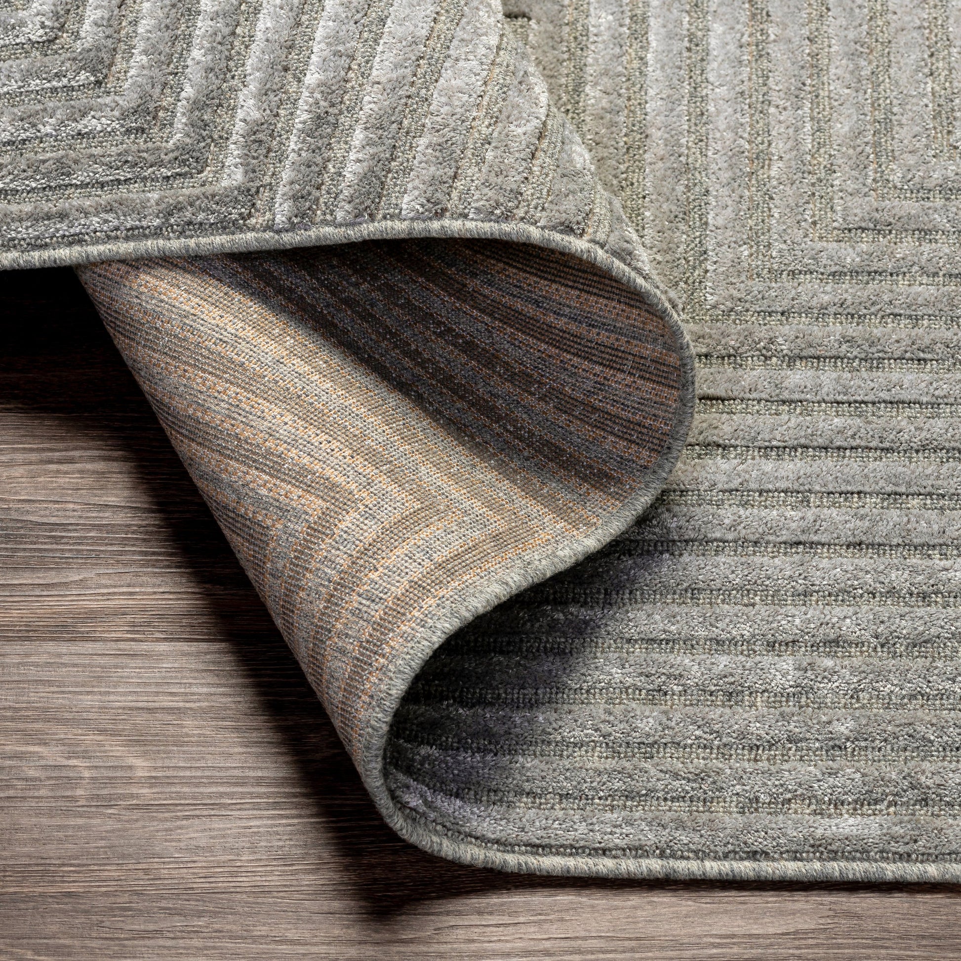 Kingston Rug - 29827 by Livabliss. Made from 51% viscose, 49% wool in a unique style.