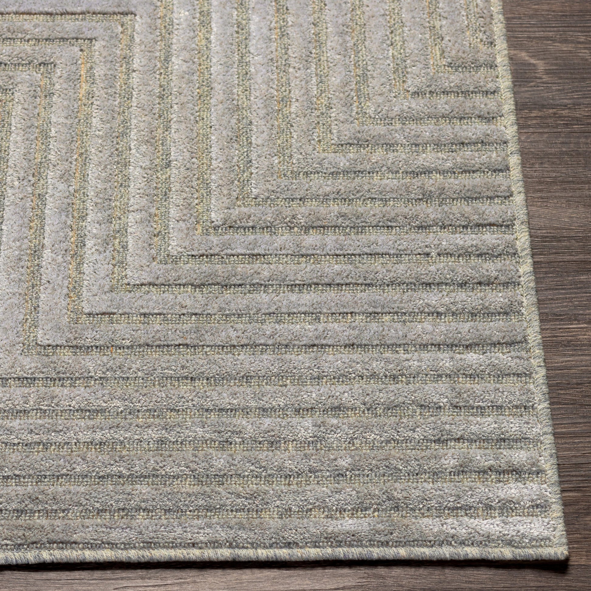 Kingston Rug - 29827 by Livabliss. Made from 51% viscose, 49% wool in a unique style.