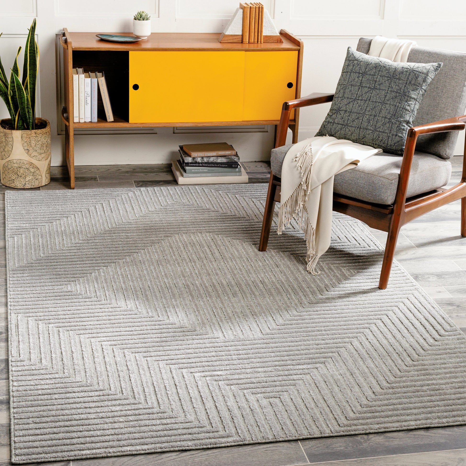 Kingston Rug - 29827 by Livabliss. Made from 51% viscose, 49% wool in a unique style.