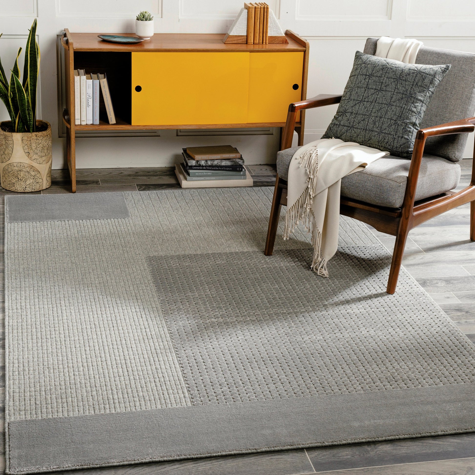 Kingston Rug - 29829 by Livabliss. Made from 51% viscose, 49% wool in a unique style.