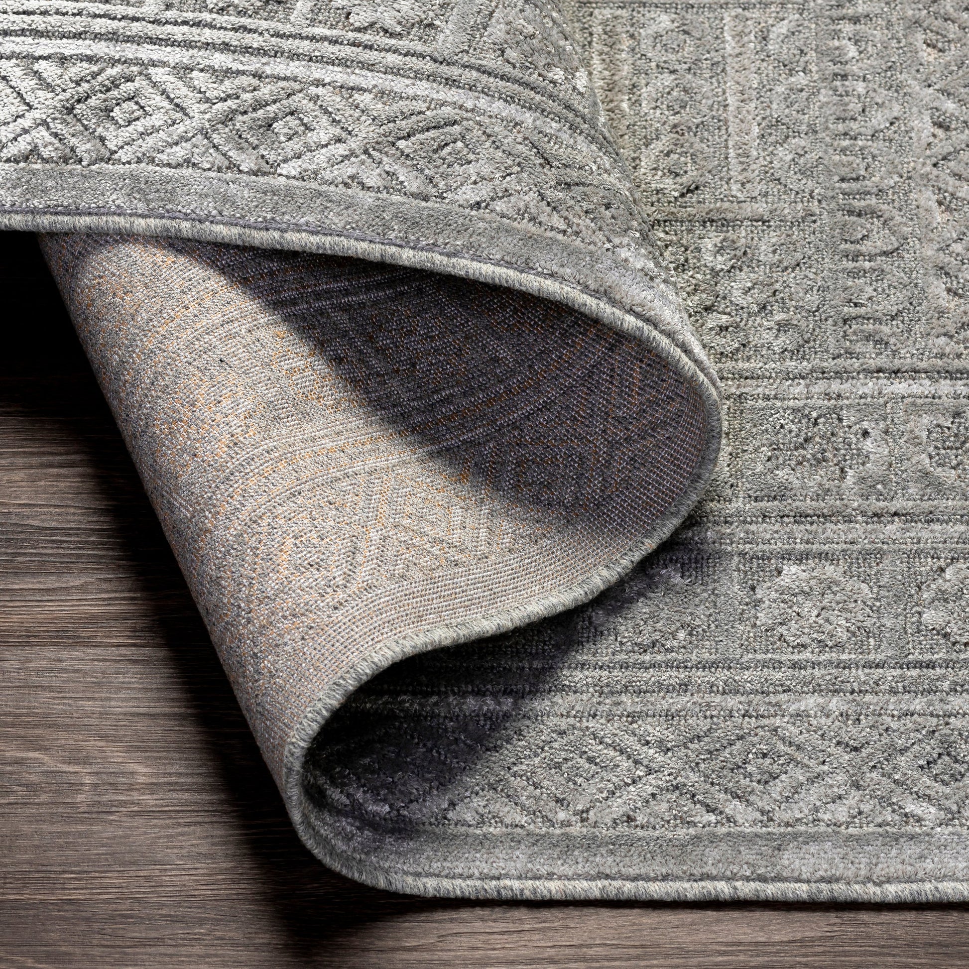 Kingston Rug - 29831 by Livabliss. Made from 51% viscose, 49% wool in a unique style.