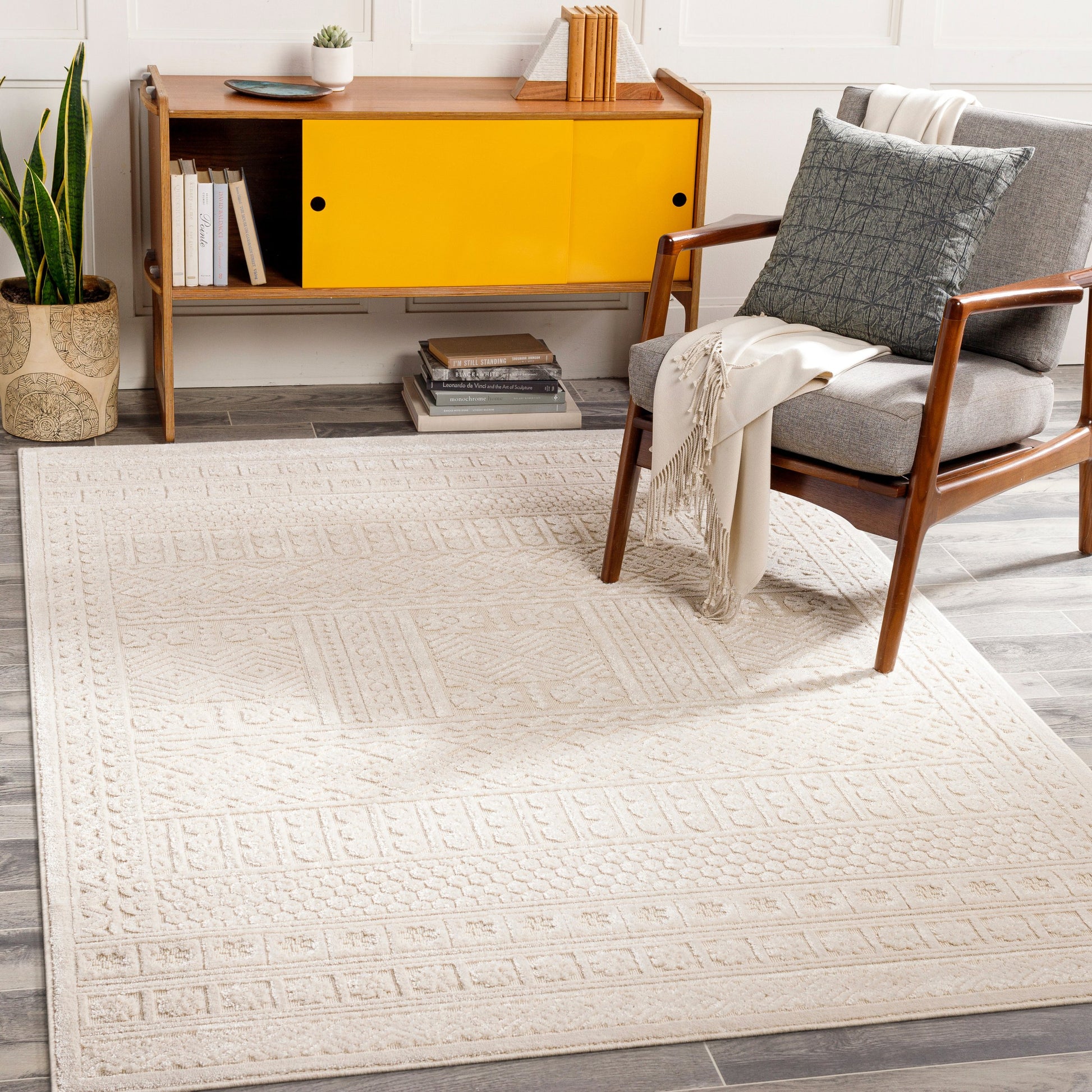 Kingston Rug - 29831 by Livabliss. Made from 51% viscose, 49% wool in a unique style.