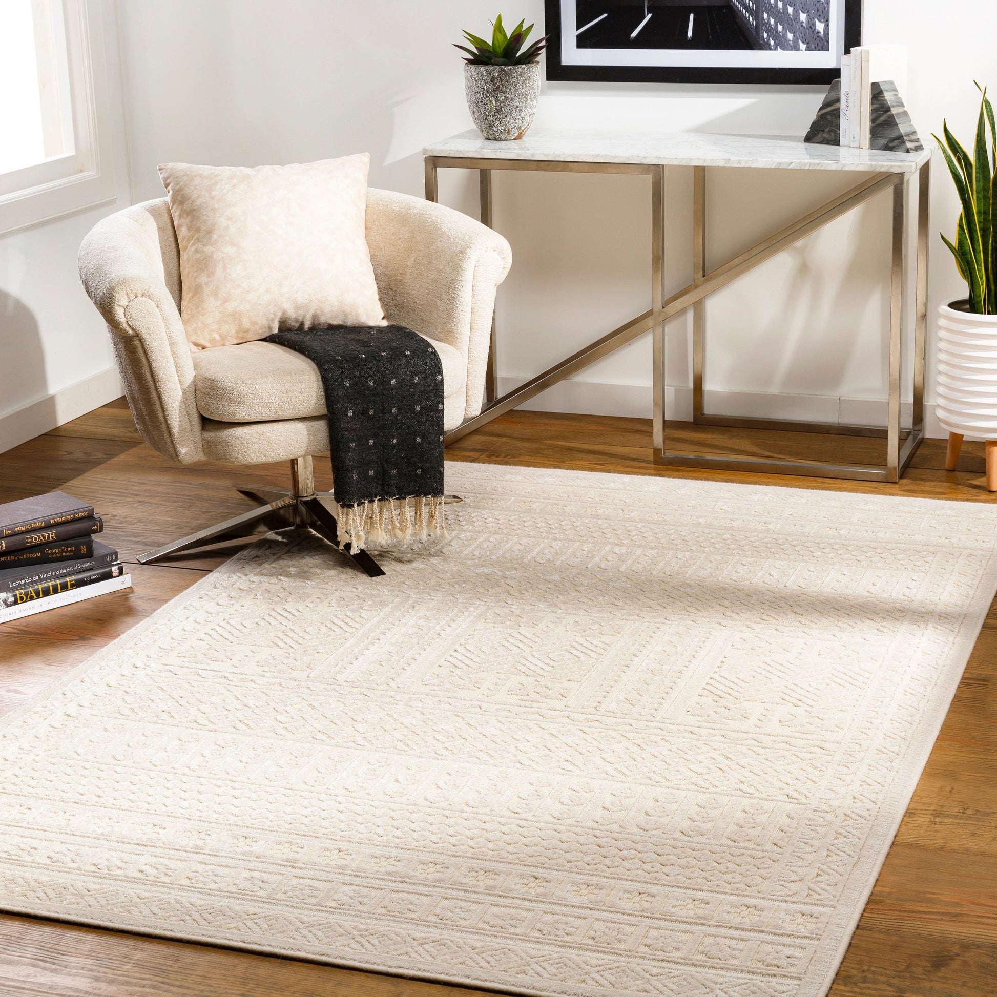 Kingston Rug - 29831 by Livabliss. Made from 51% viscose, 49% wool in a unique style.
