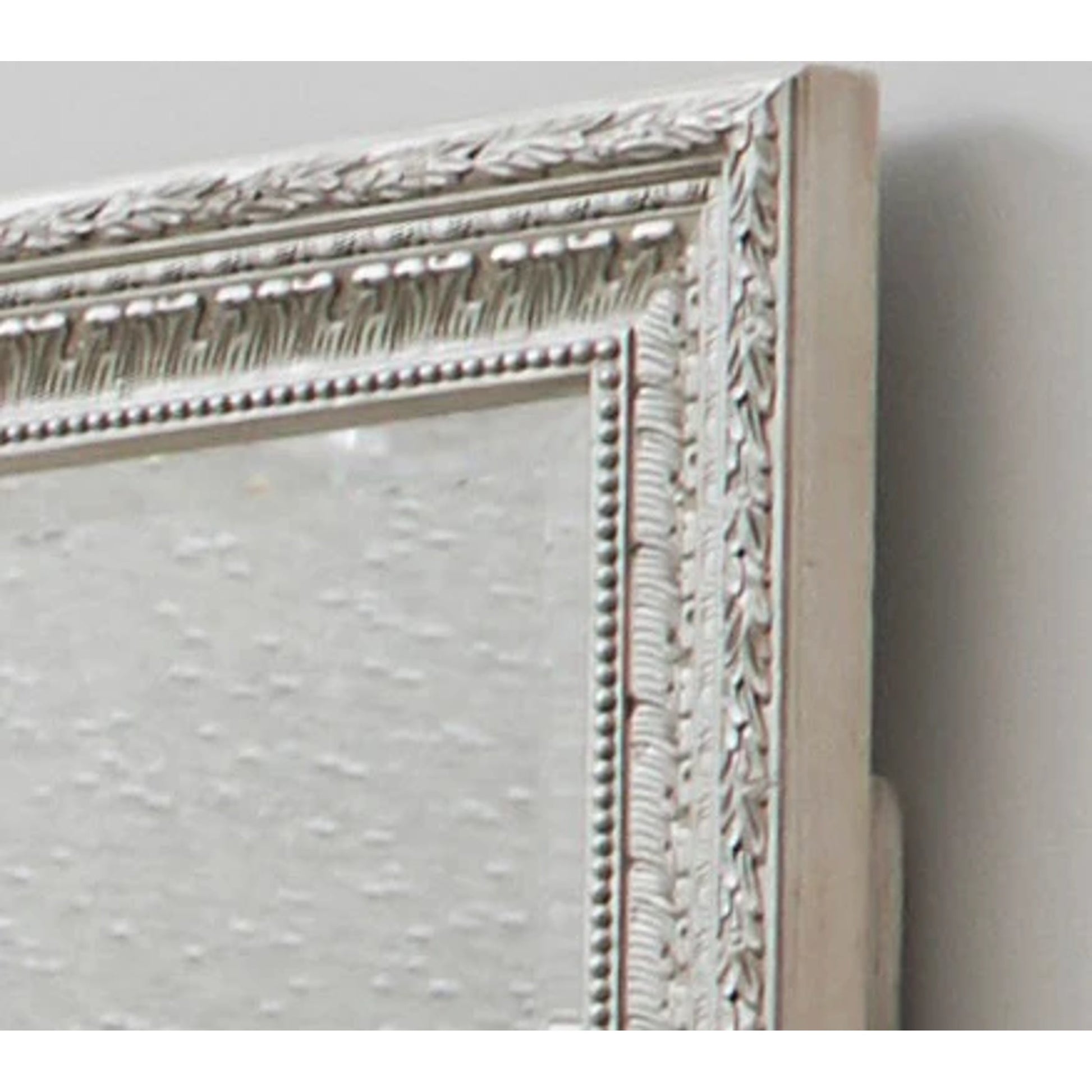 Camila Mirror by Pulaski Furniture in semi-transparent creamy white. Made from ash veneers in a modern style.