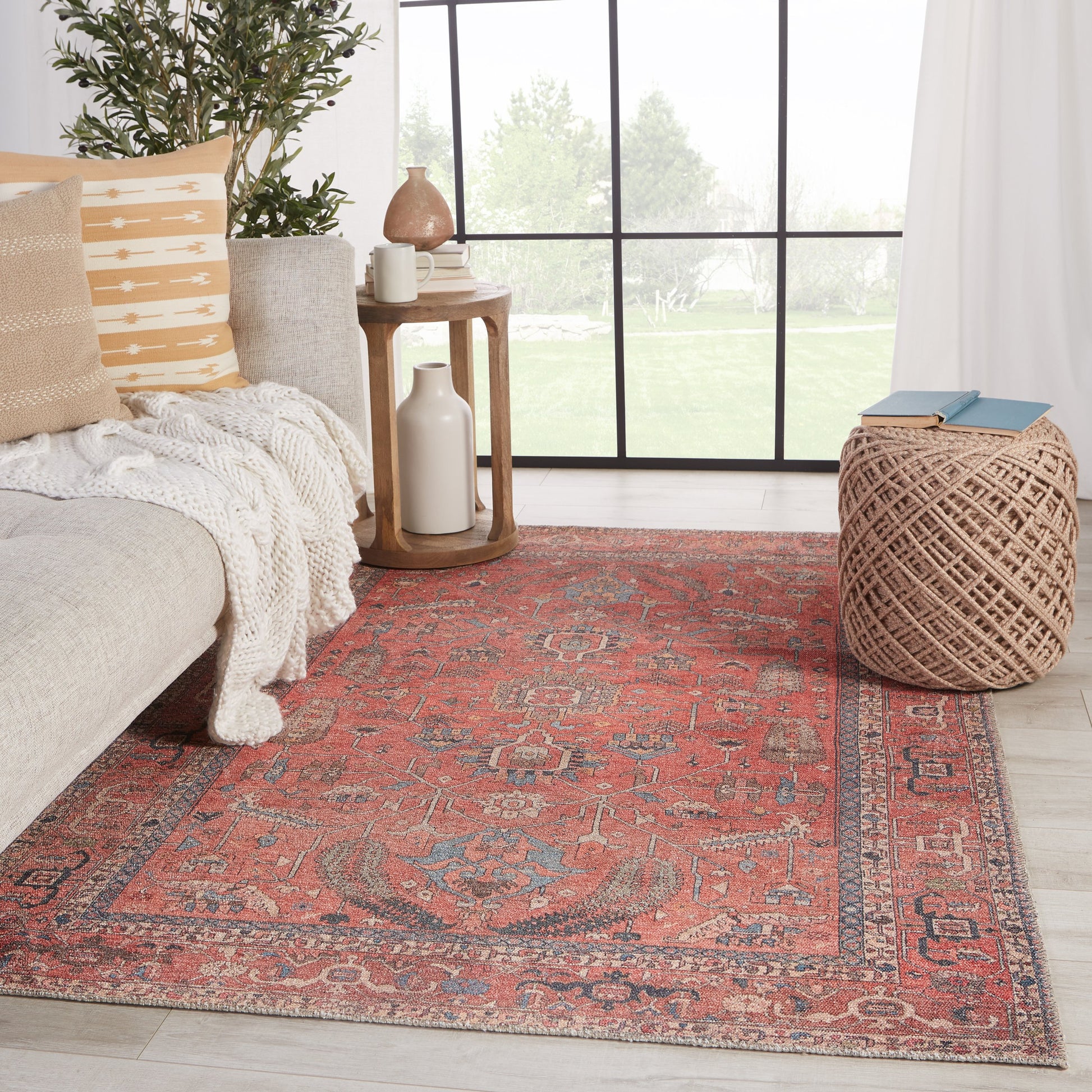 Kindred KND08 Rug by Jaipur Living in red, blue. Made from 100% polyester in a unique style.