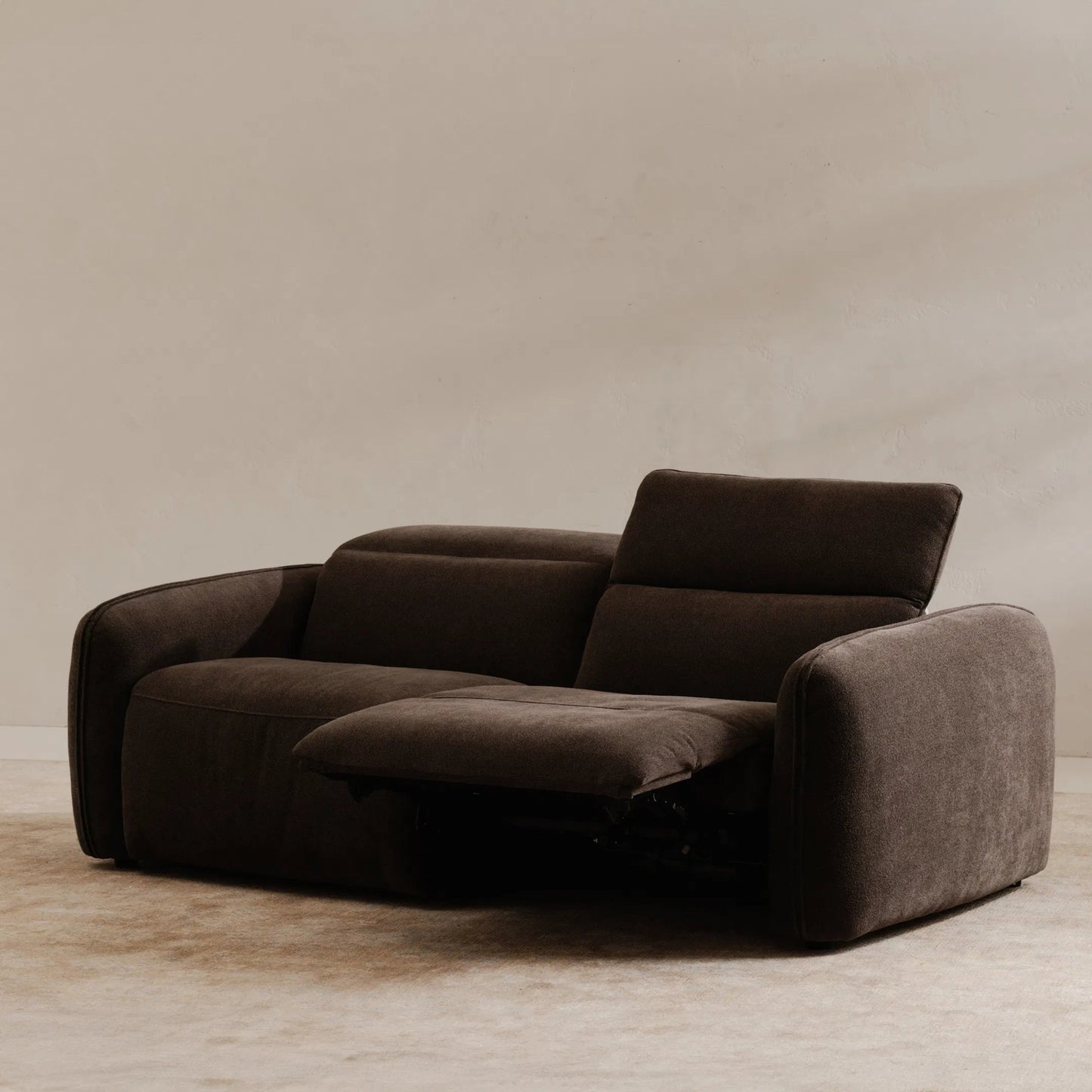 016 SI-2441364 | Lifestyle | Eli Power Recliner Sofa by Moe's Home Collection. Made from 100% polyester, solid wood, plywood, high density foam, polyfill cushions, plastic black legs in a unique style.
