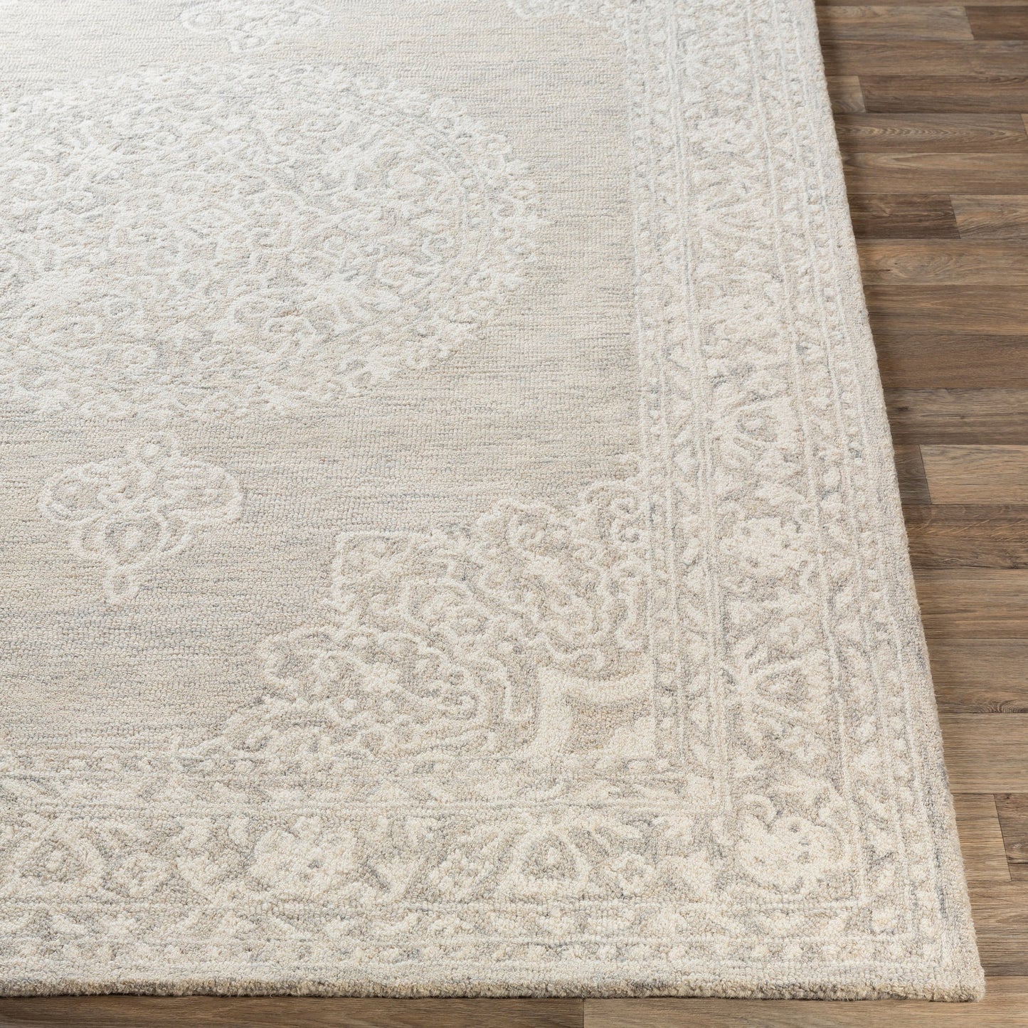 004 SI-1883995,SI-1883996,SI-1883997,SI-1883998,SI-1883999 | Closeup | Kayseri Rug - 24665 by Livabliss in medium gray, light beige, cream. Made from 100% wool in a unique style.