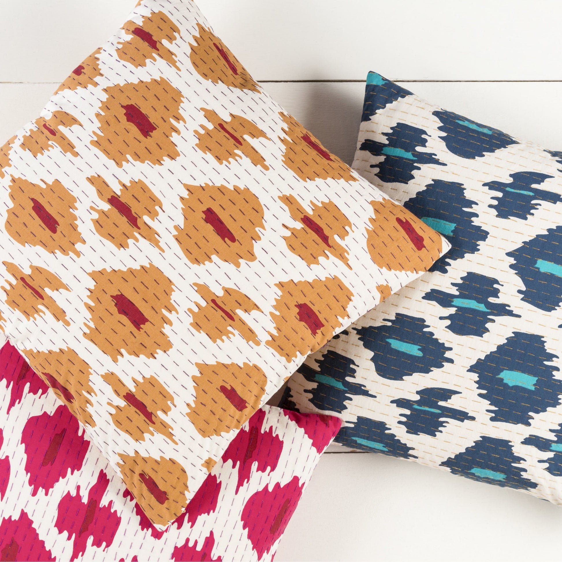 Kantha Pillow - 17540 by Surya. Made from 100% cotton in a modern style.