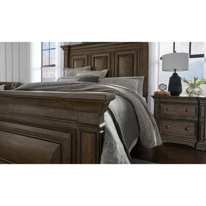 Woodbury Panel Bed by Pulaski Furniture in cowboy boots brown. Made from rubberwood in a traditional style.