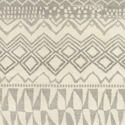 Kyah KYA-9120 Rug by Surya in ivory, light gray. Made from 100% new zealand wool in a unique style.