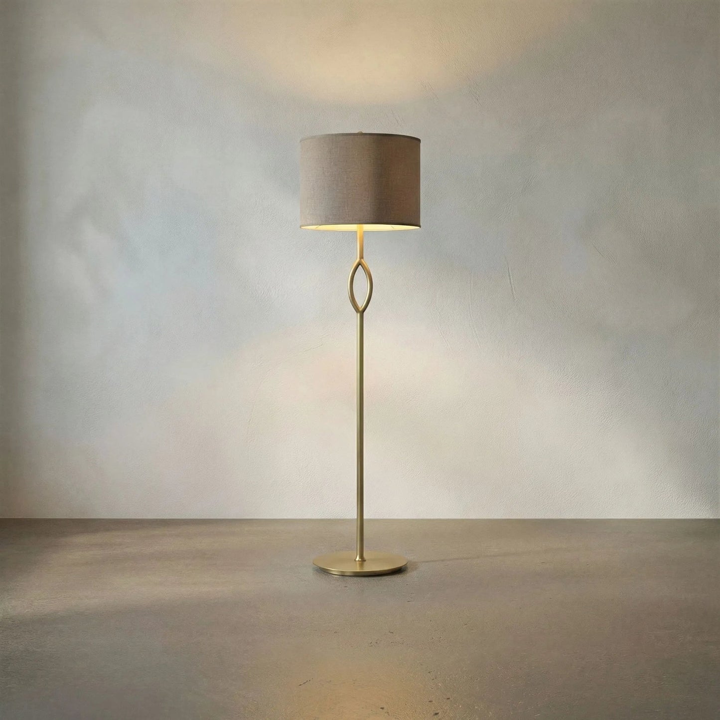 003 S-335364 | Lifestyle | Ridge Floor Lamp by Noir in antique brass. Made from metal in a transitional style.