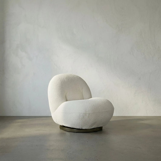 Artemis Chair by Noir in antique brass, off white. Made from metal and polyester in a modern style.