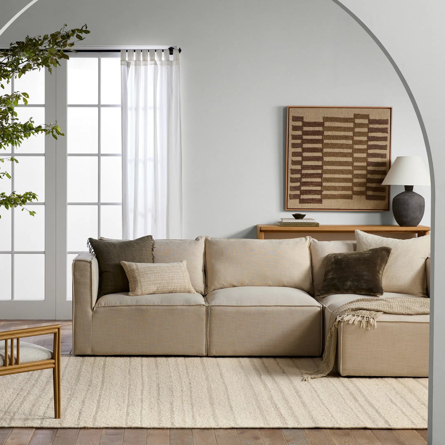 006 SI-2123611,SI-2123612,SI-2123613,SI-2123614 | Lifestyle | Leona LEO09 Rug by Jaipur Living in cream, grey. Made from 100% wool in a unique style.