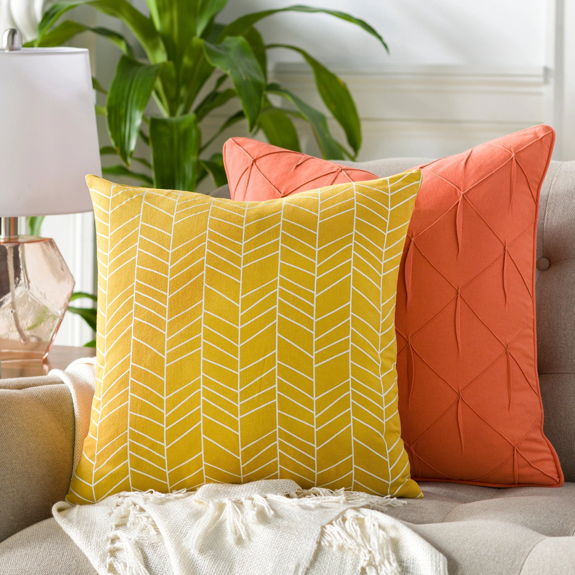 Lachen Pillow - 18158 by Surya. Made from 100% cotton in a modern style.