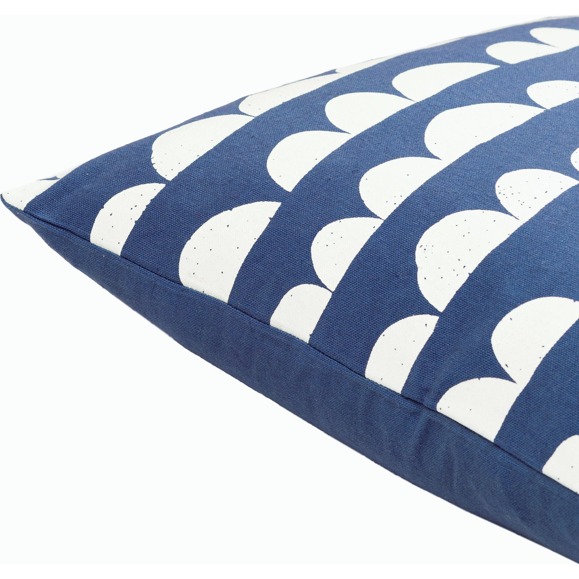 Lachen Pillow - 32244 by Surya. Made from 100% cotton in a modern style.