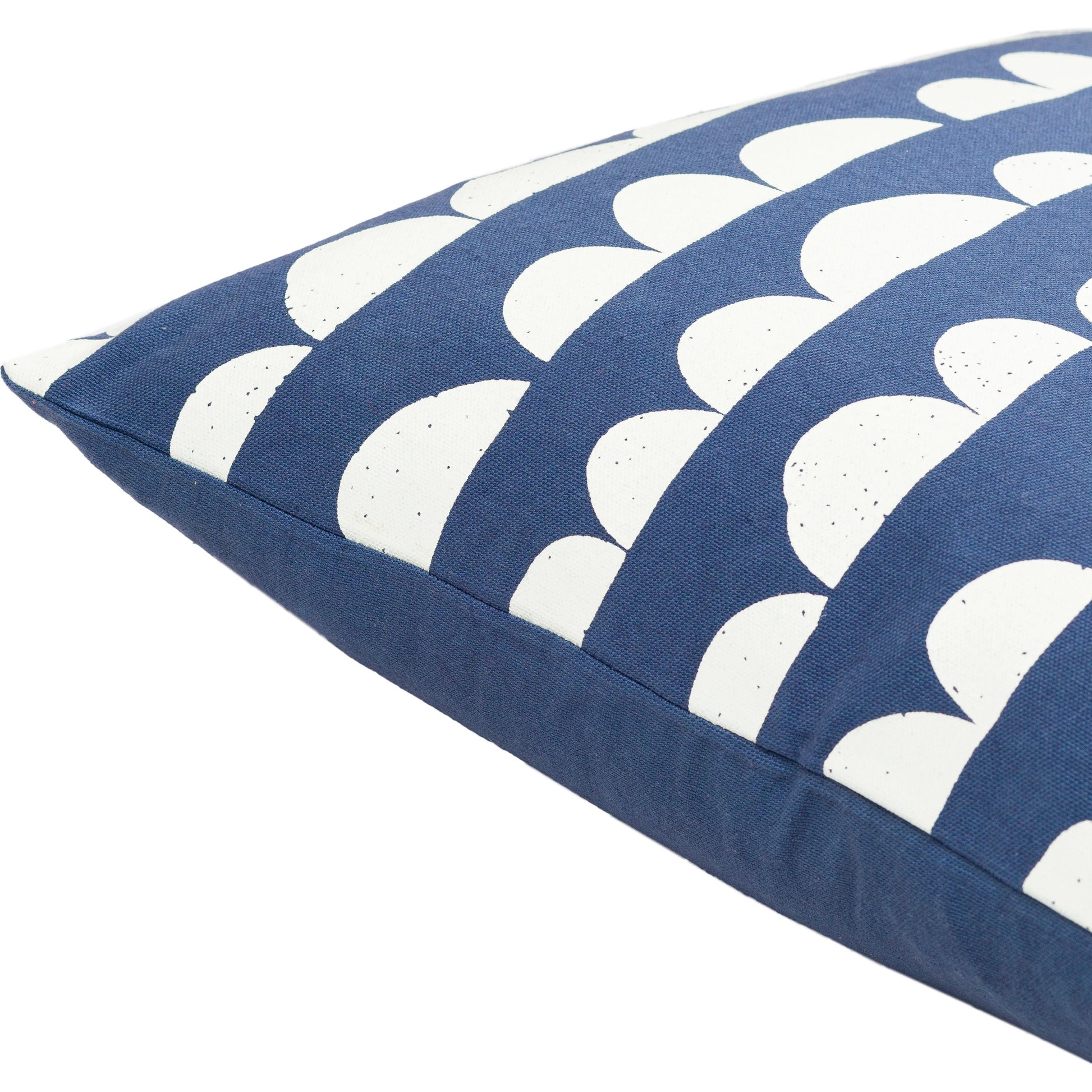 Lachen Pillow - 32244 by Surya. Made from 100% cotton in a modern style.