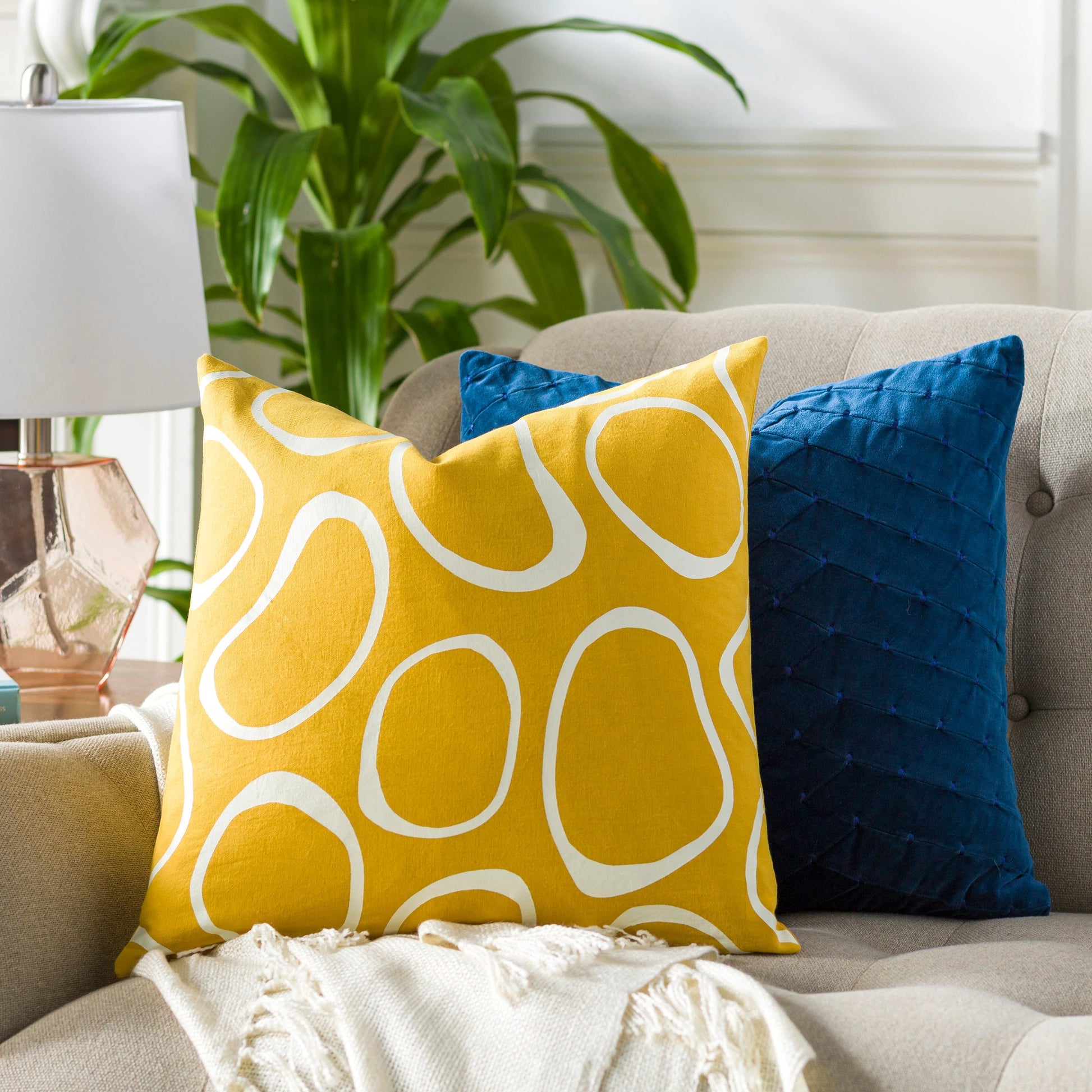 Lachen Pillow - 28469 by Surya. Made from 100% cotton in a modern style.