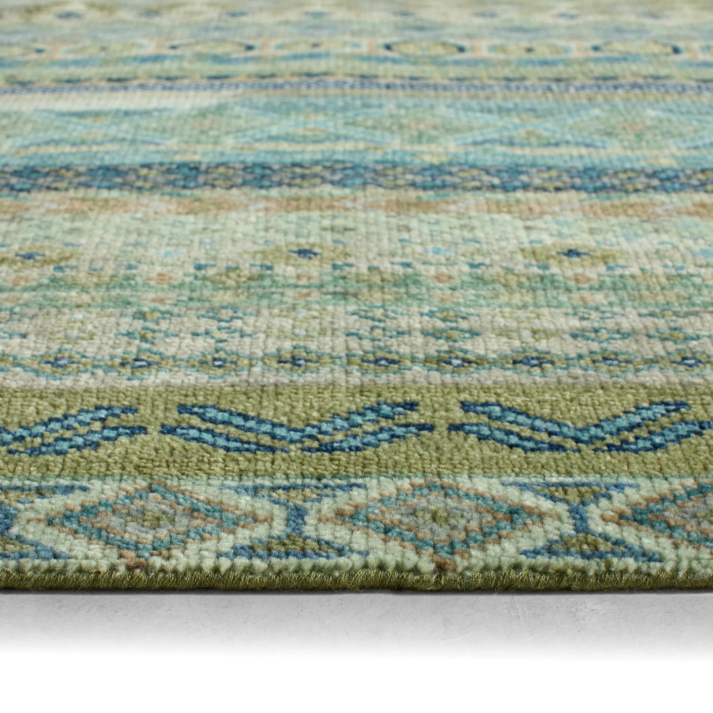 002 SI-2531312,SI-2531313,SI-2531314,SI-2531315,SI-2531316,SI-2531317 | Closeup | Liberty LIB15 Rug by Jaipur Living in green, blue. Made from 100% wool in a unique style.