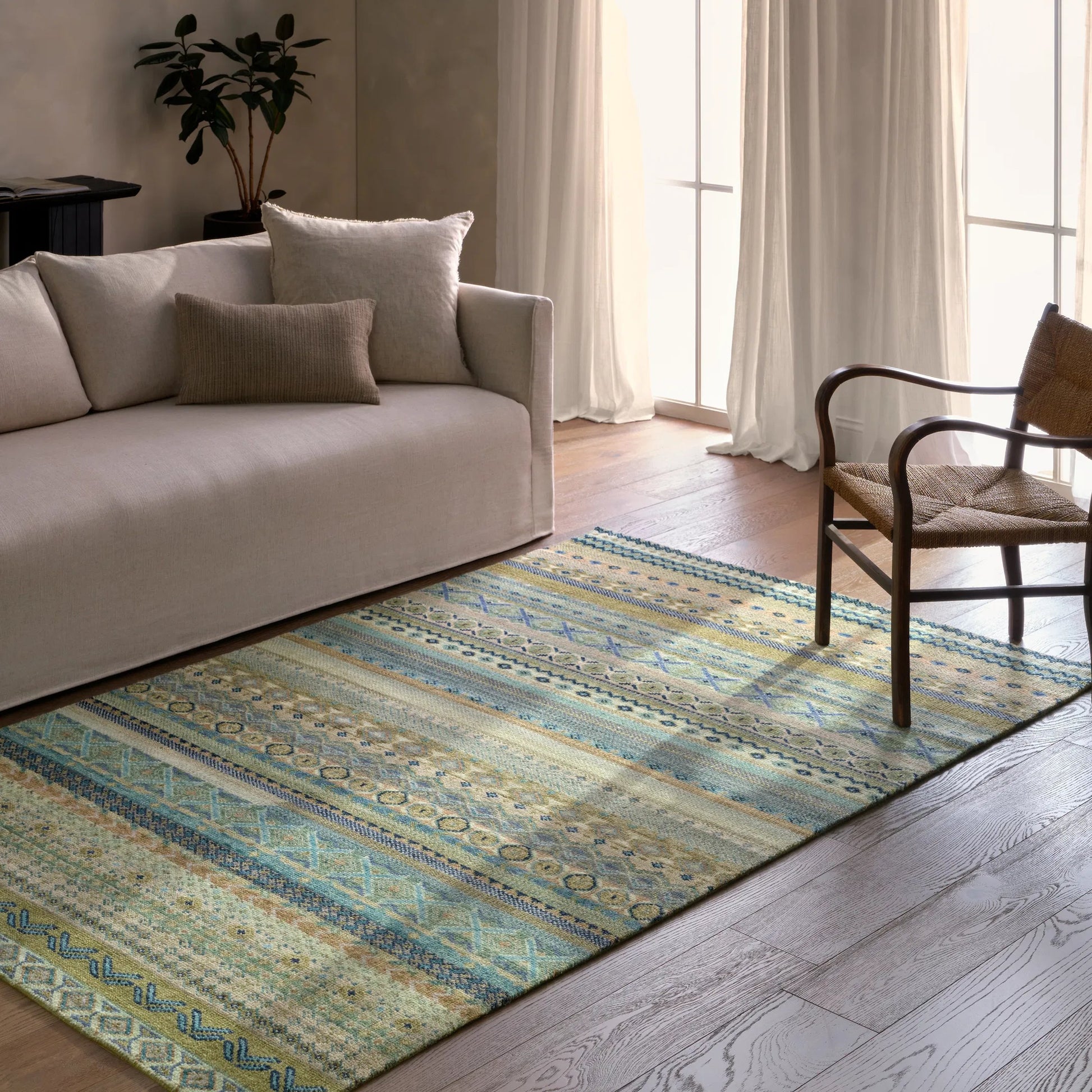Liberty LIB15 Rug by Jaipur Living in green, blue. Made from 100% wool in a unique style.