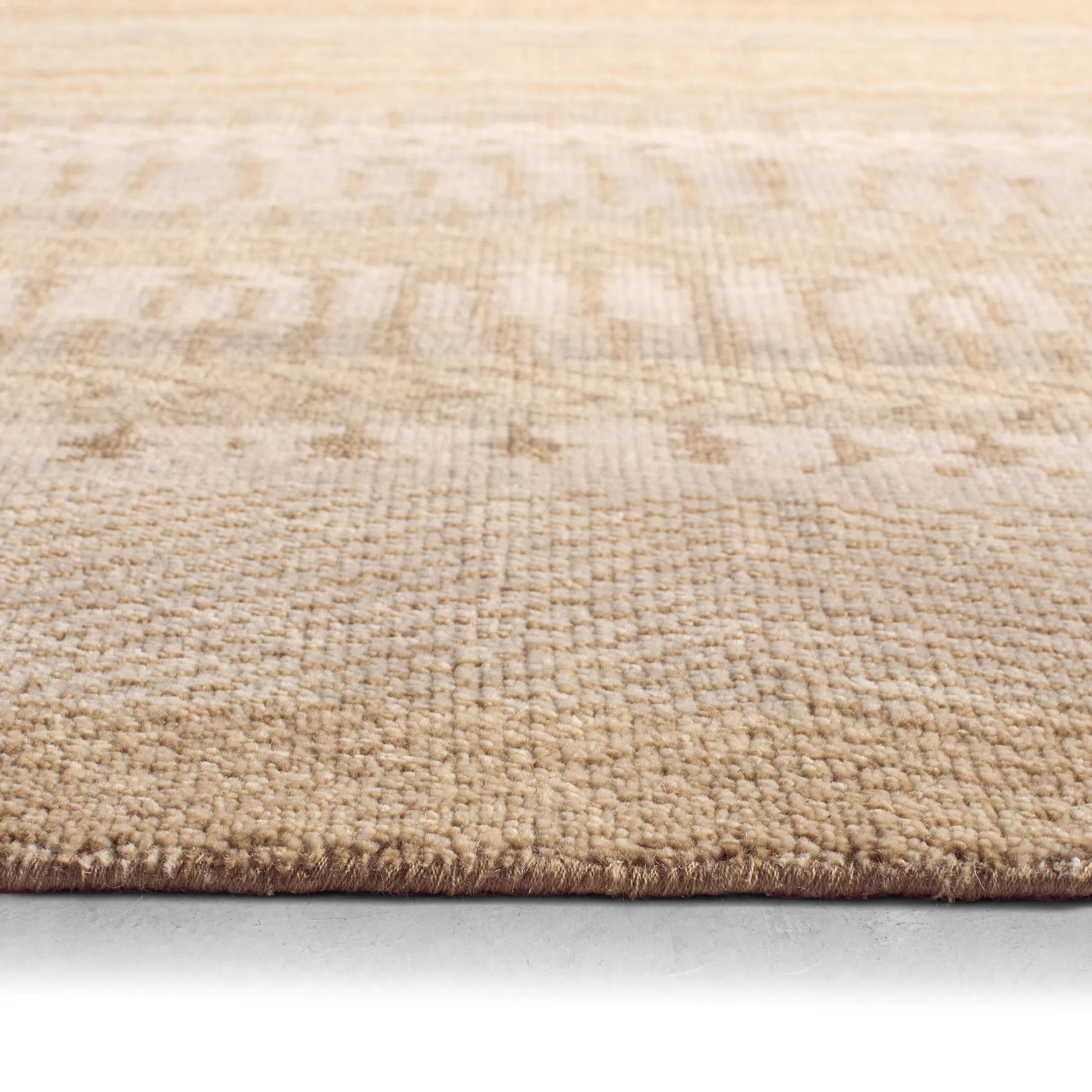 Liberty LIB16 Rug by Jaipur Living in yellow, gold, tan, beige. Made from 100% wool in a unique style.