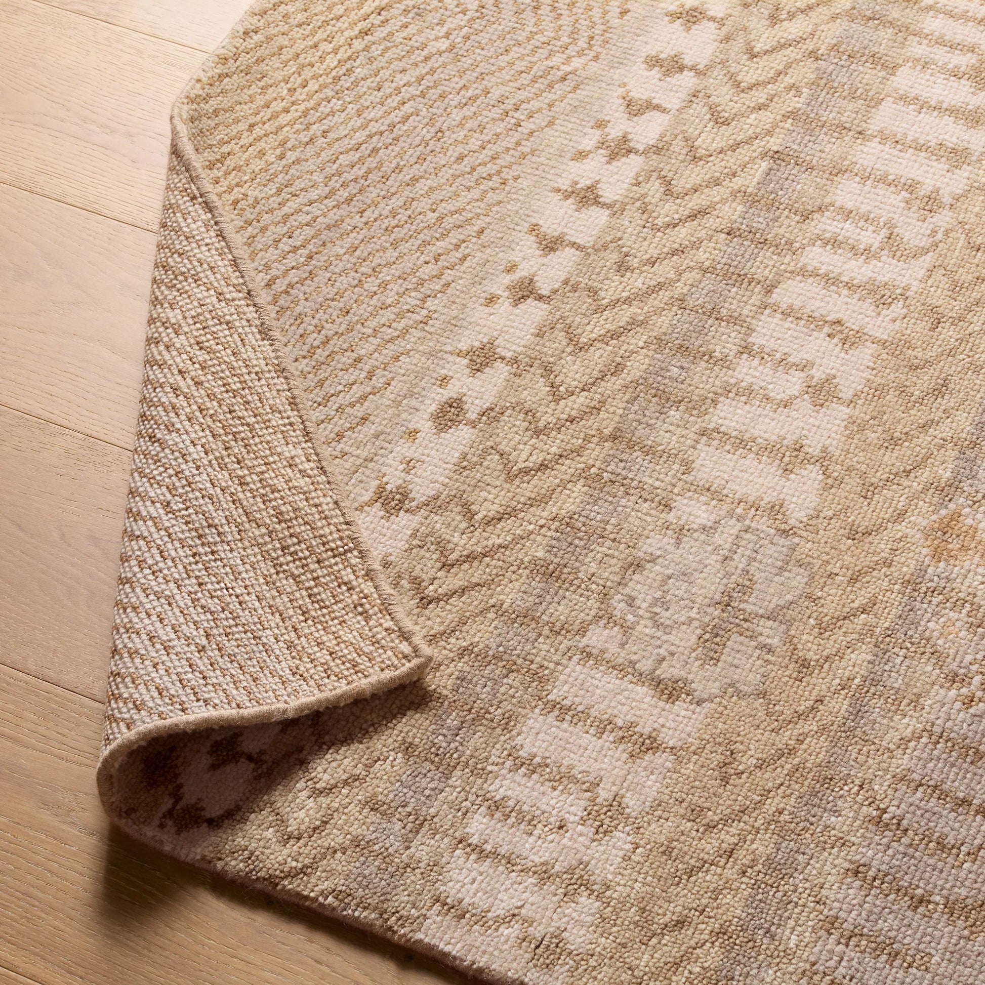 Liberty LIB16 Rug by Jaipur Living in yellow, gold, tan, beige. Made from 100% wool in a unique style.