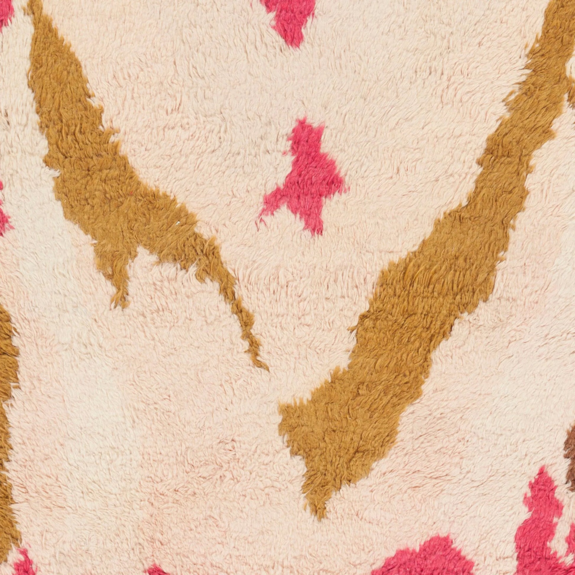 Liona Rug - 963 by Surya. Made from 100% wool in a unique style.