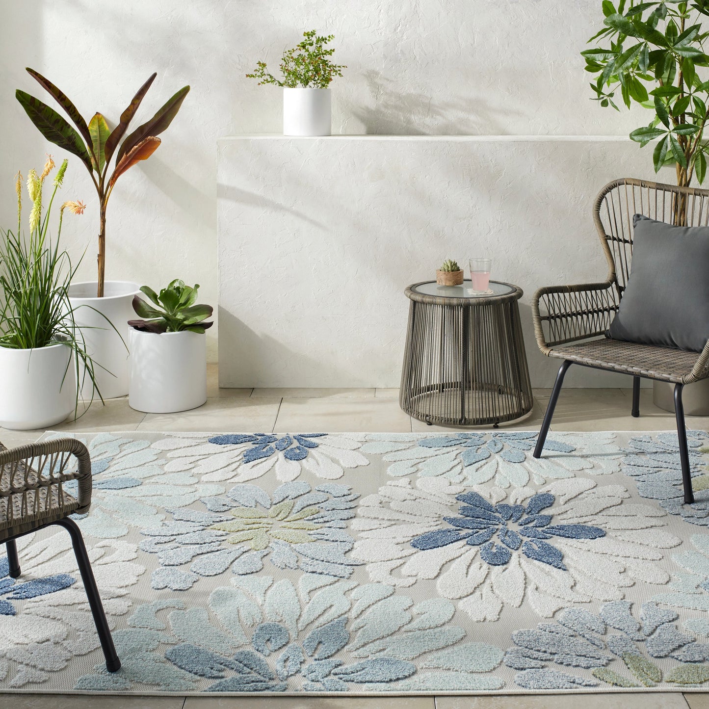 019 SI-2132294,SI-2132295,SI-2132296 | Lifestyle | Lakeside LKD-2300 Indoor/Outdoor Rug by Livabliss in cream, light slate, pale blue, blue, dark blue, olive. Made from face: 100% polypropylene, warp: 100% polypropylene in a unique style.