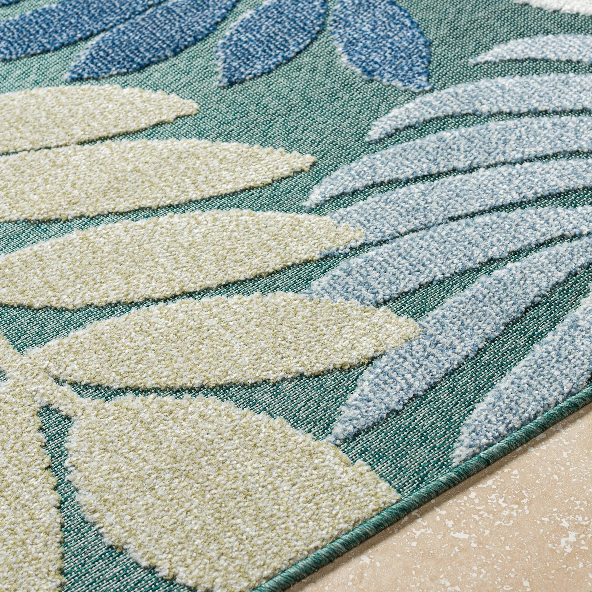 Lakeside Rug - 500213 by Livabliss. Made from face: 100% polypropylene, warp: 100% polypropylene in a unique style.