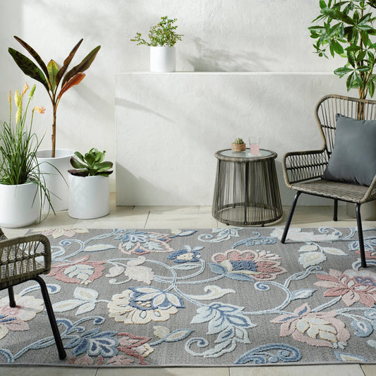 Lakeside Rug - 500252 by Livabliss. Made from face: 100% polypropylene, warp: 100% polypropylene in a unique style.