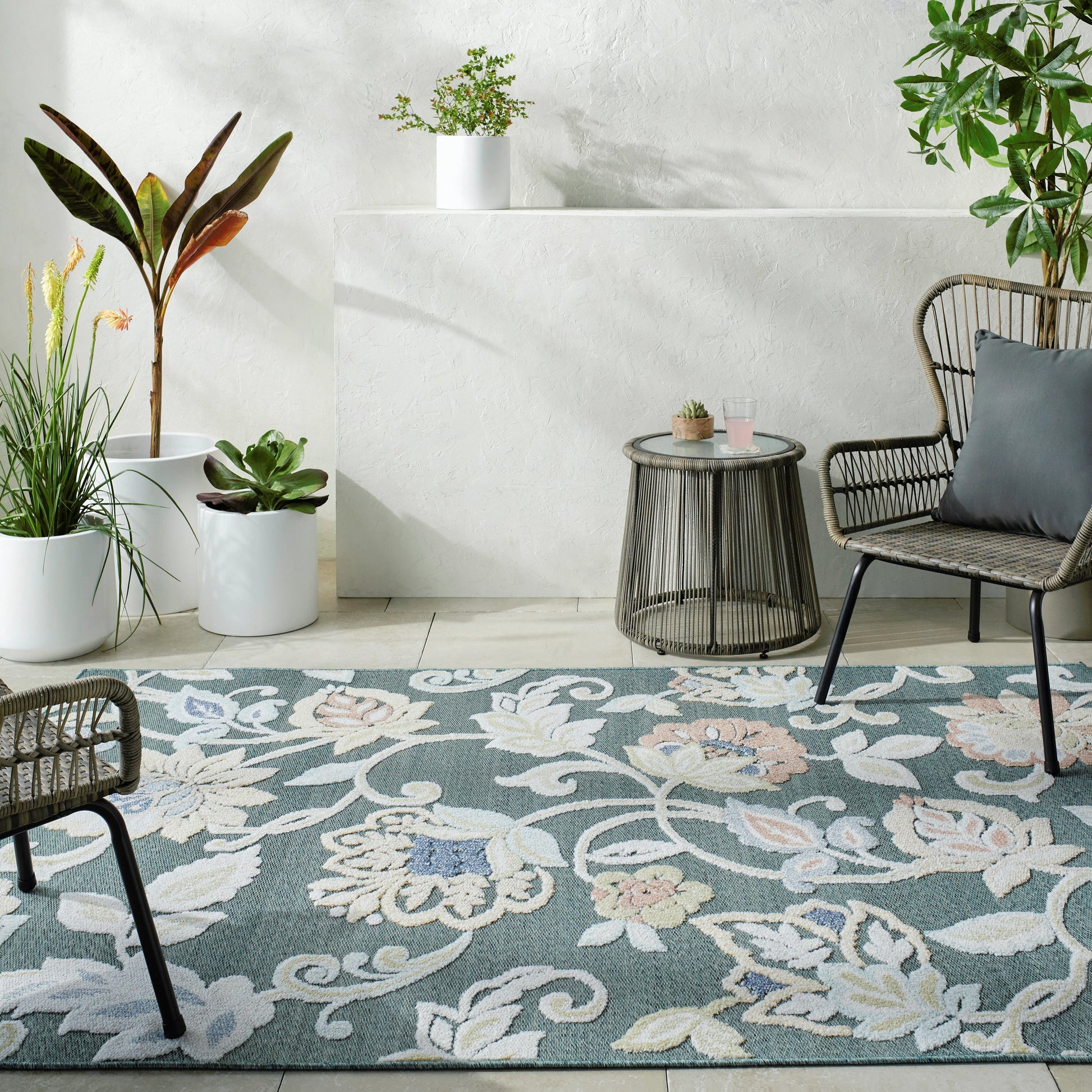 Lakeside Rug - 500252 by Livabliss. Made from face: 100% polypropylene, warp: 100% polypropylene in a unique style.