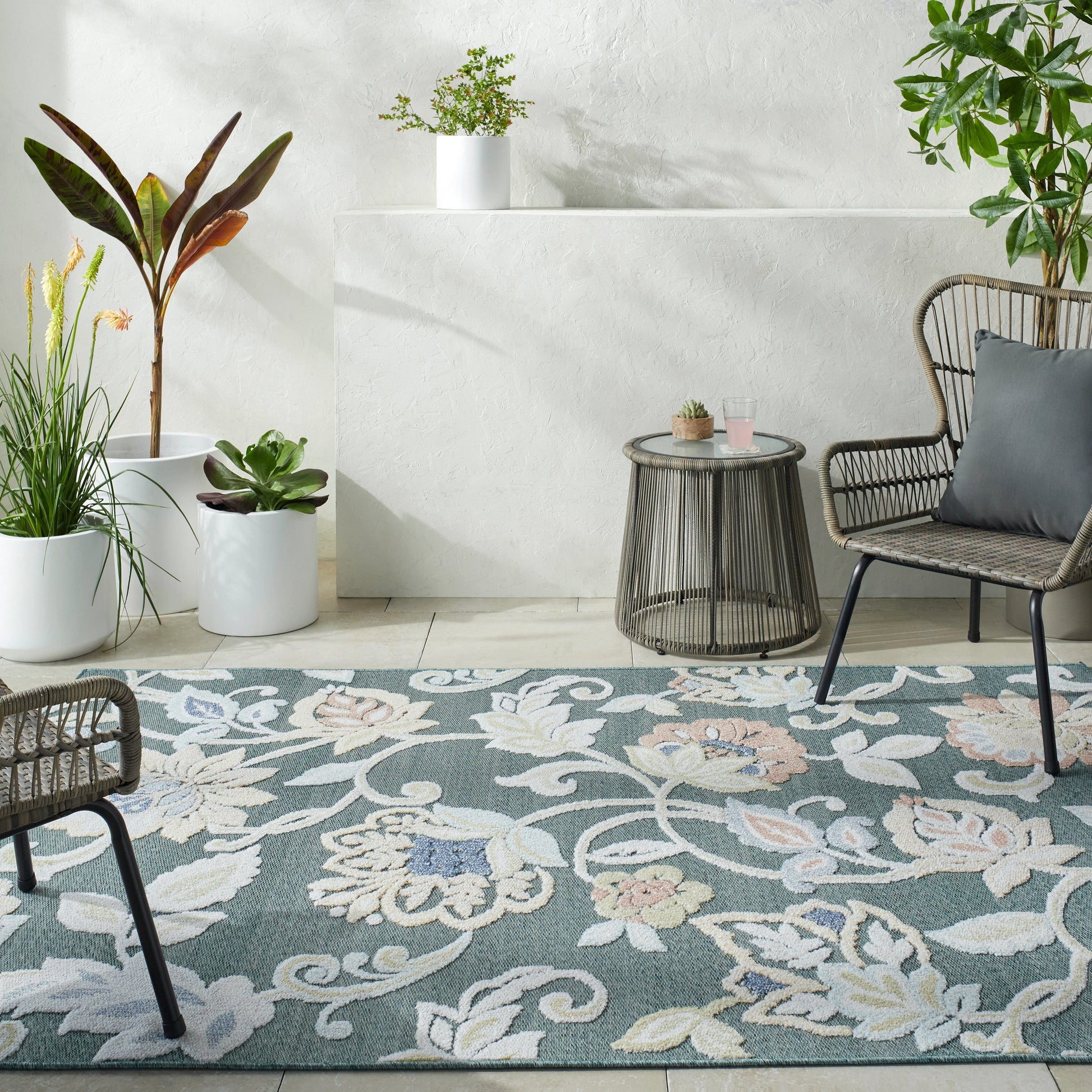 Lakeside Rug - 500252 by Livabliss. Made from face: 100% polypropylene, warp: 100% polypropylene in a unique style.