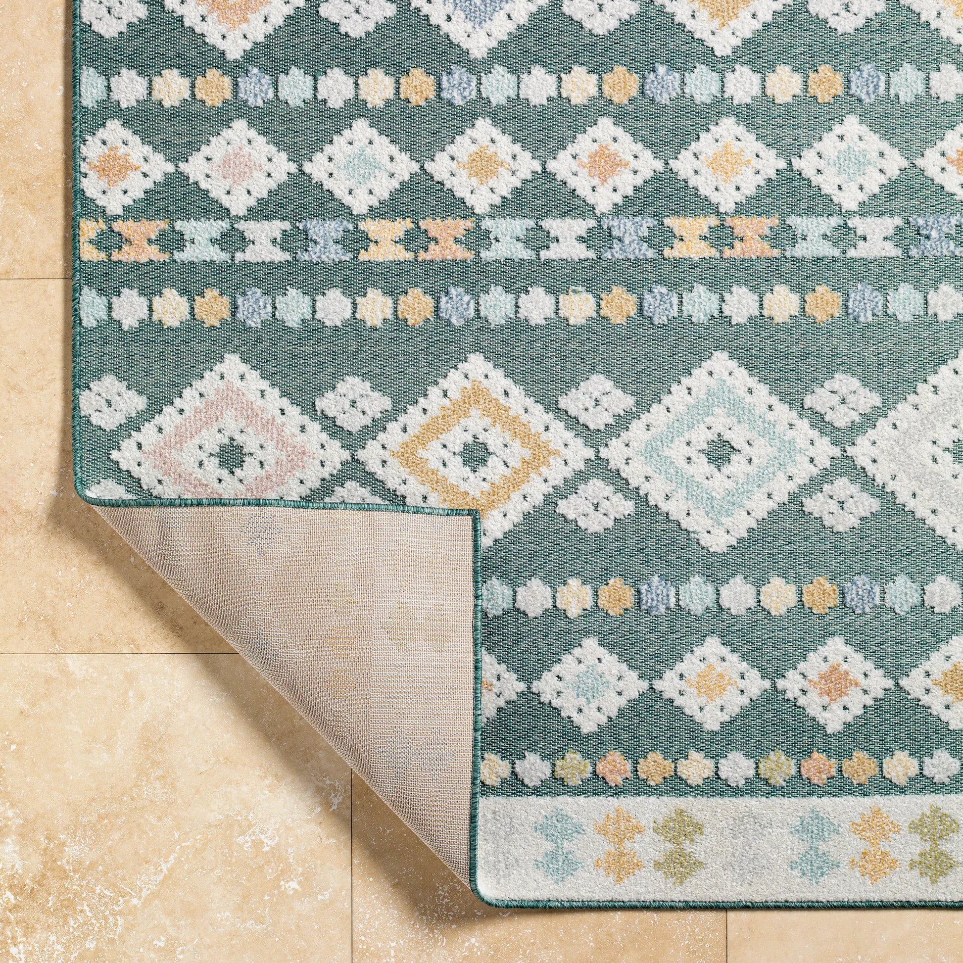 Lakeside Rug - 500271 by Livabliss. Made from face: 100% polypropylene, warp: 100% polypropylene in a unique style.