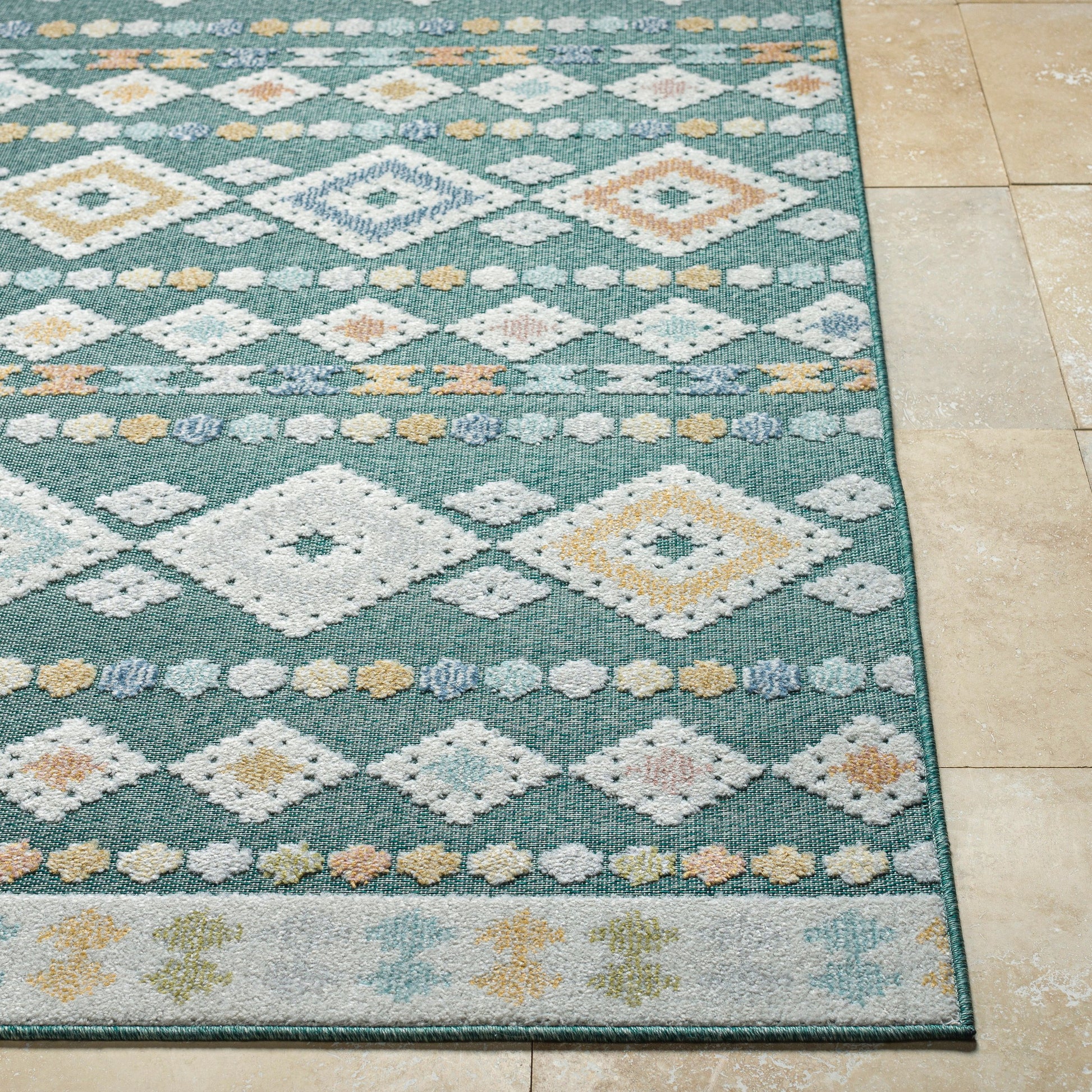 Lakeside Rug - 500271 by Livabliss. Made from face: 100% polypropylene, warp: 100% polypropylene in a unique style.