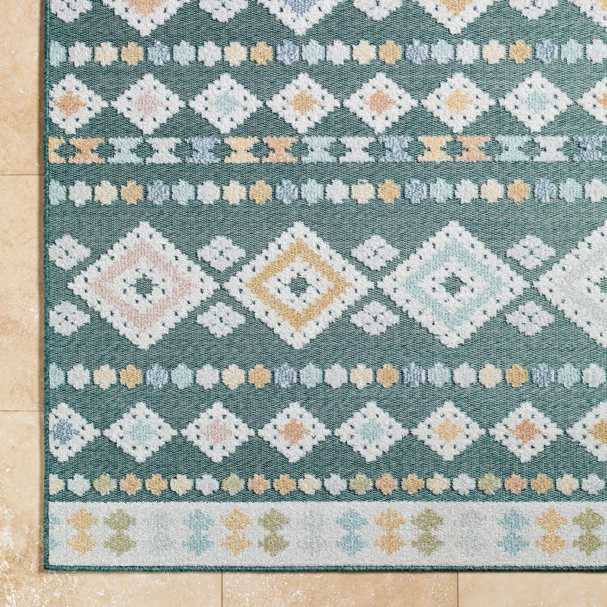 Lakeside Rug - 500271 by Livabliss. Made from face: 100% polypropylene, warp: 100% polypropylene in a unique style.