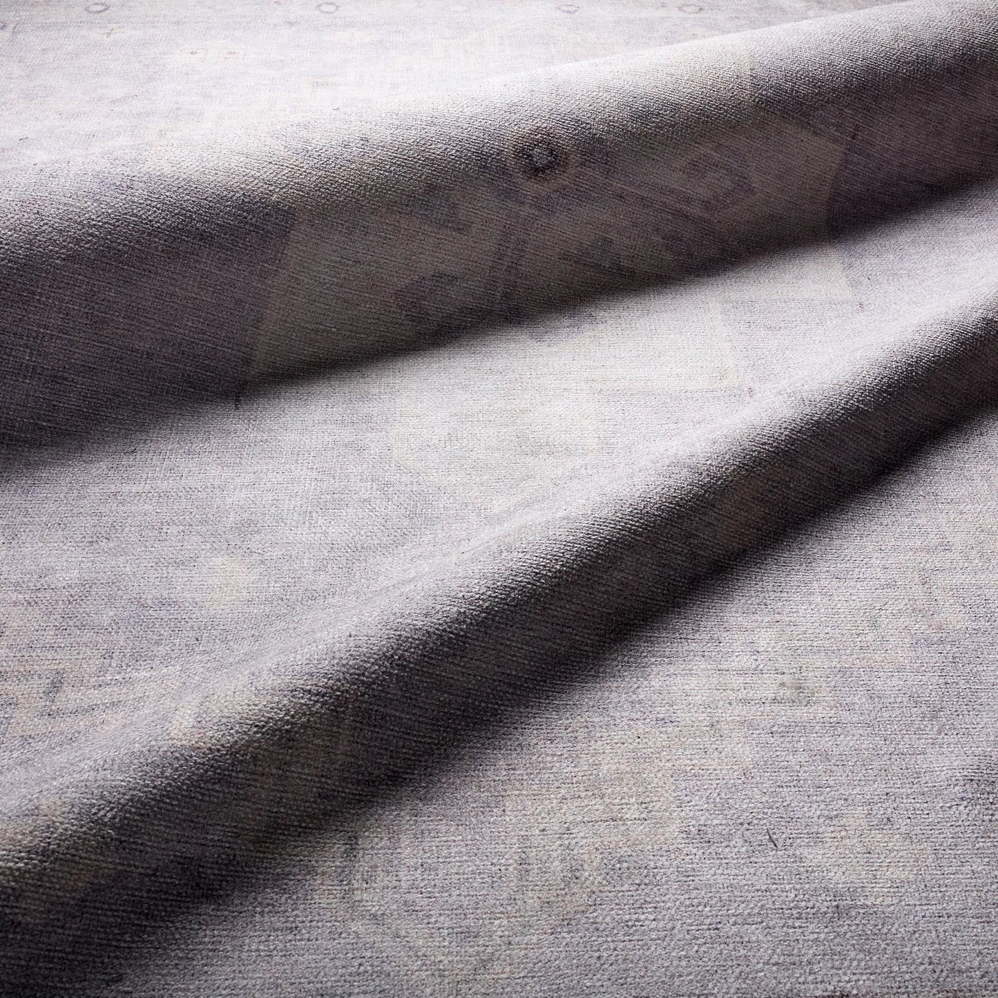 005 SI-2354697,SI-2354698,SI-2354699,SI-2354700,SI-2354701,SI-2354702,SI-2386276 | Closeup | Lumal LML06 Rug by Jaipur Living in blue. Made from 100% polyester in a unique style.