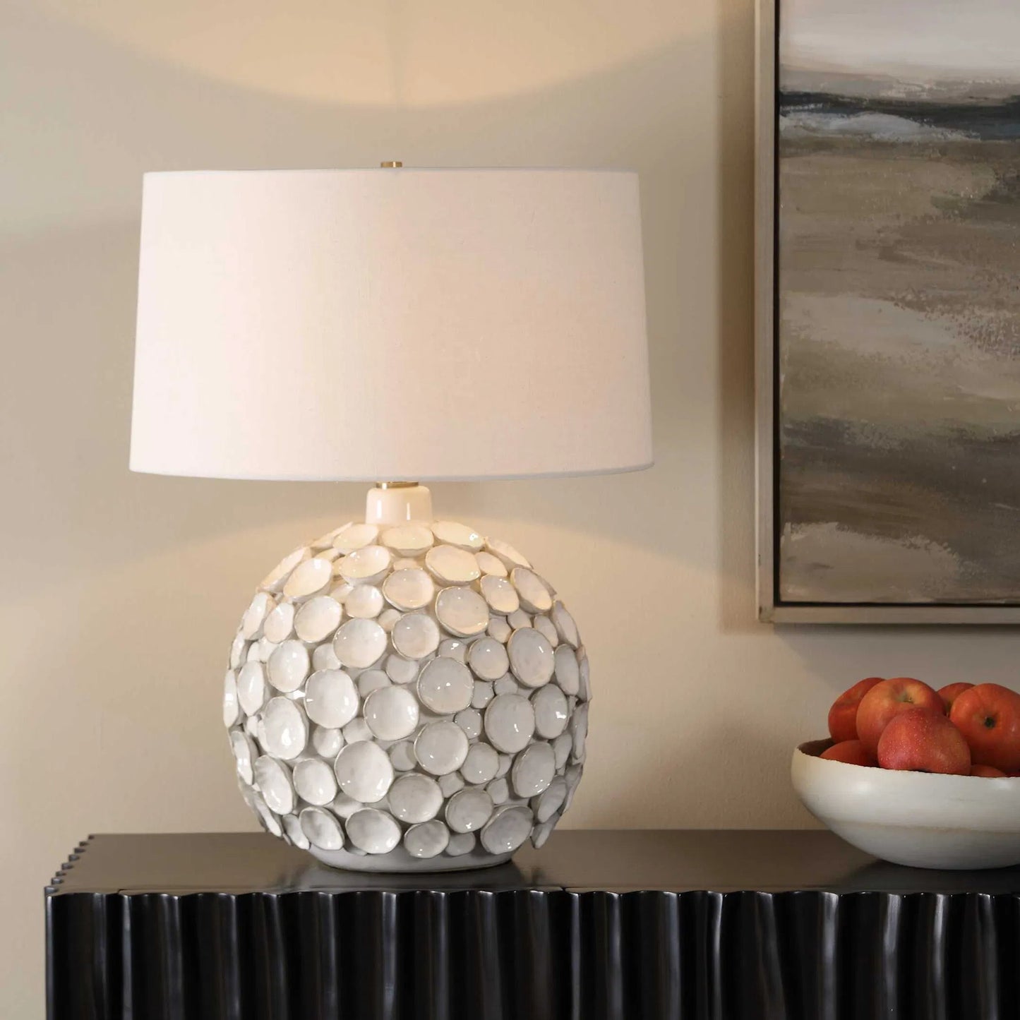 003 SI-2630632 | Lifestyle | Hartley Petal Table Lamp by Uttermost in white and brass. Made from steel, ceramic, fabric in a unique style.