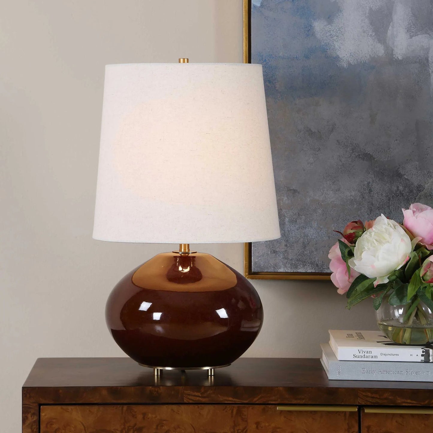 004 SI-2630656 | Unknown | Allemand Table Lamp by Uttermost in red and dark. Made from ceramic, iron, fabric in a unique style.